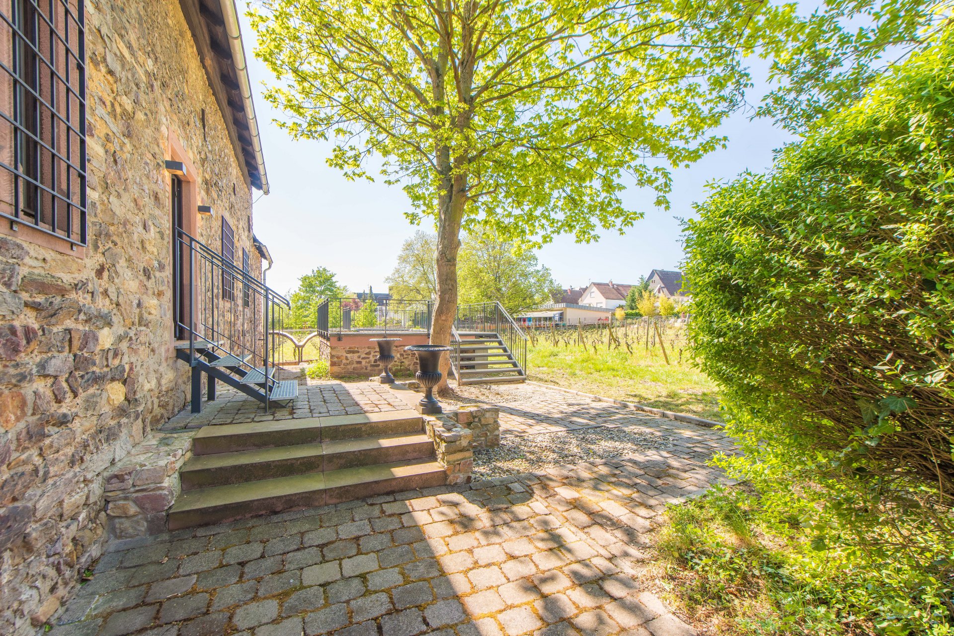 Alte Bruchsteinmauern - Oliver Reifferscheid - Immobilienmakler Darmstadt