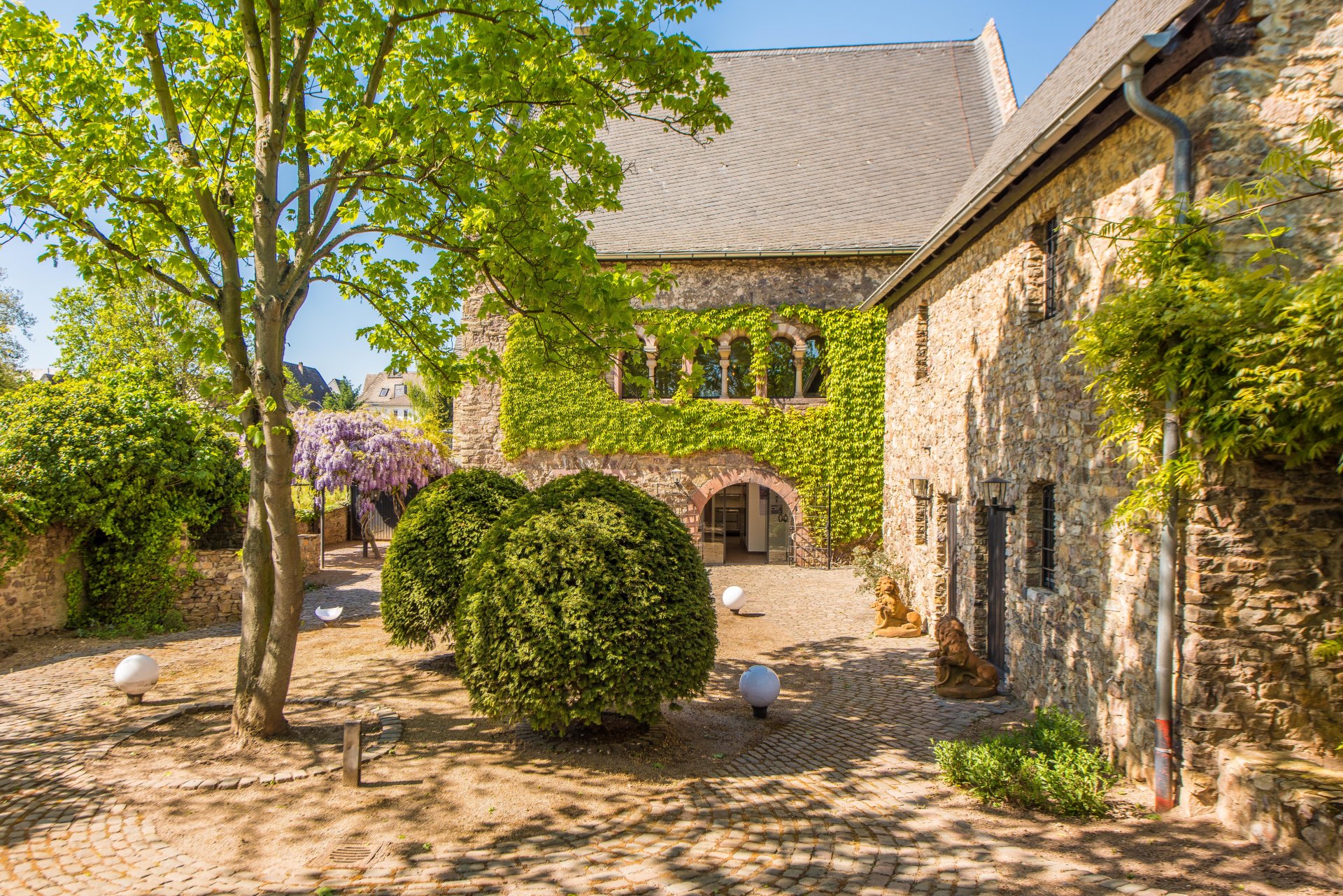 Hochzeiten, Restaurant, Tagungen, Wohnen direkt am Rhein - Oliver Reifferscheid - Immobilienmakler Darmstadt