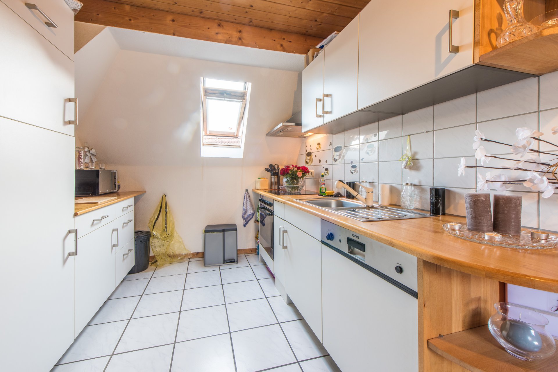 Viel Platz in der offenen Küche - Oliver Reifferscheid - Immobilienmakler Darmstadt