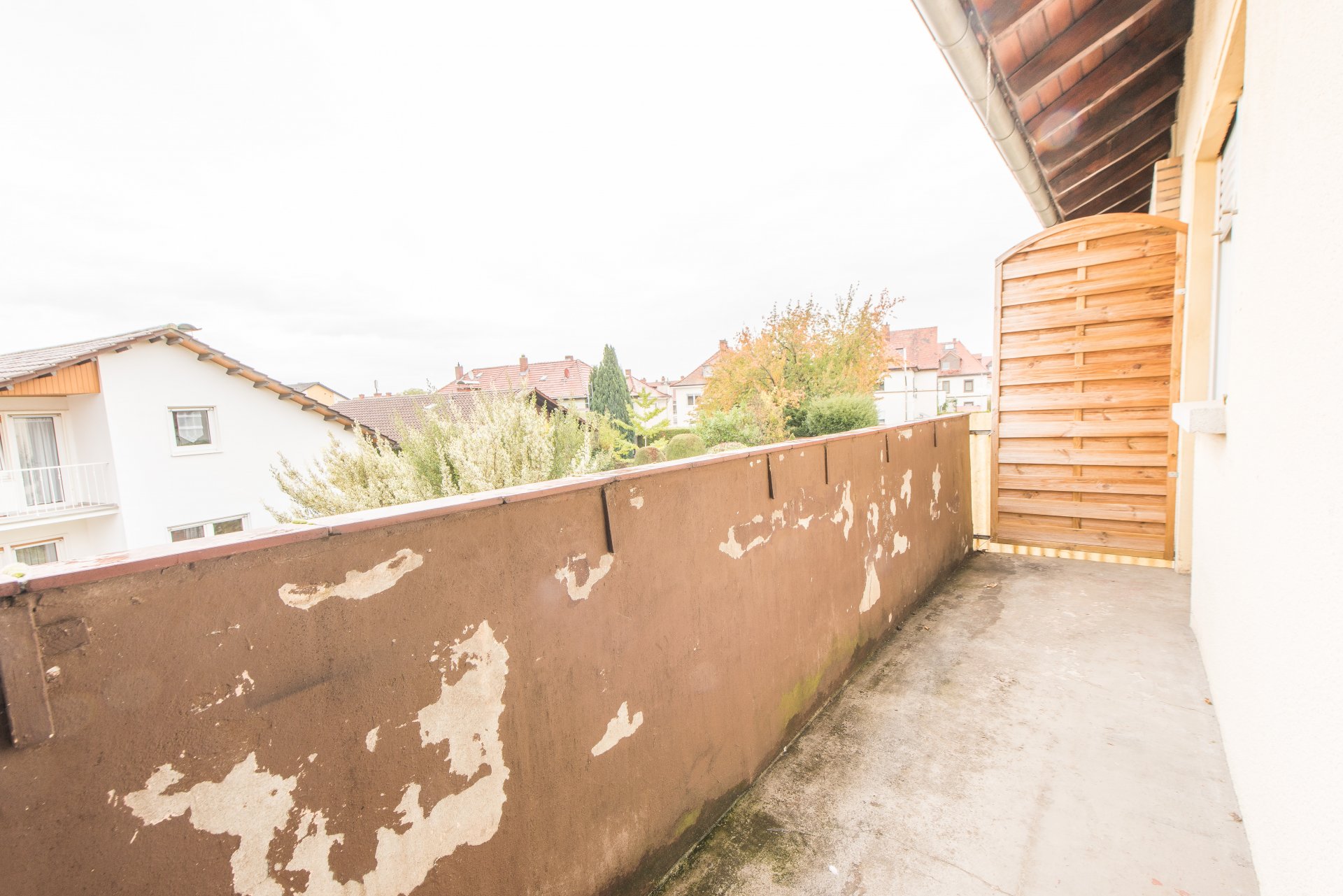 Balkon 1. OG. zur Straßenseite - Oliver Reifferscheid - Immobilienmakler Darmstadt