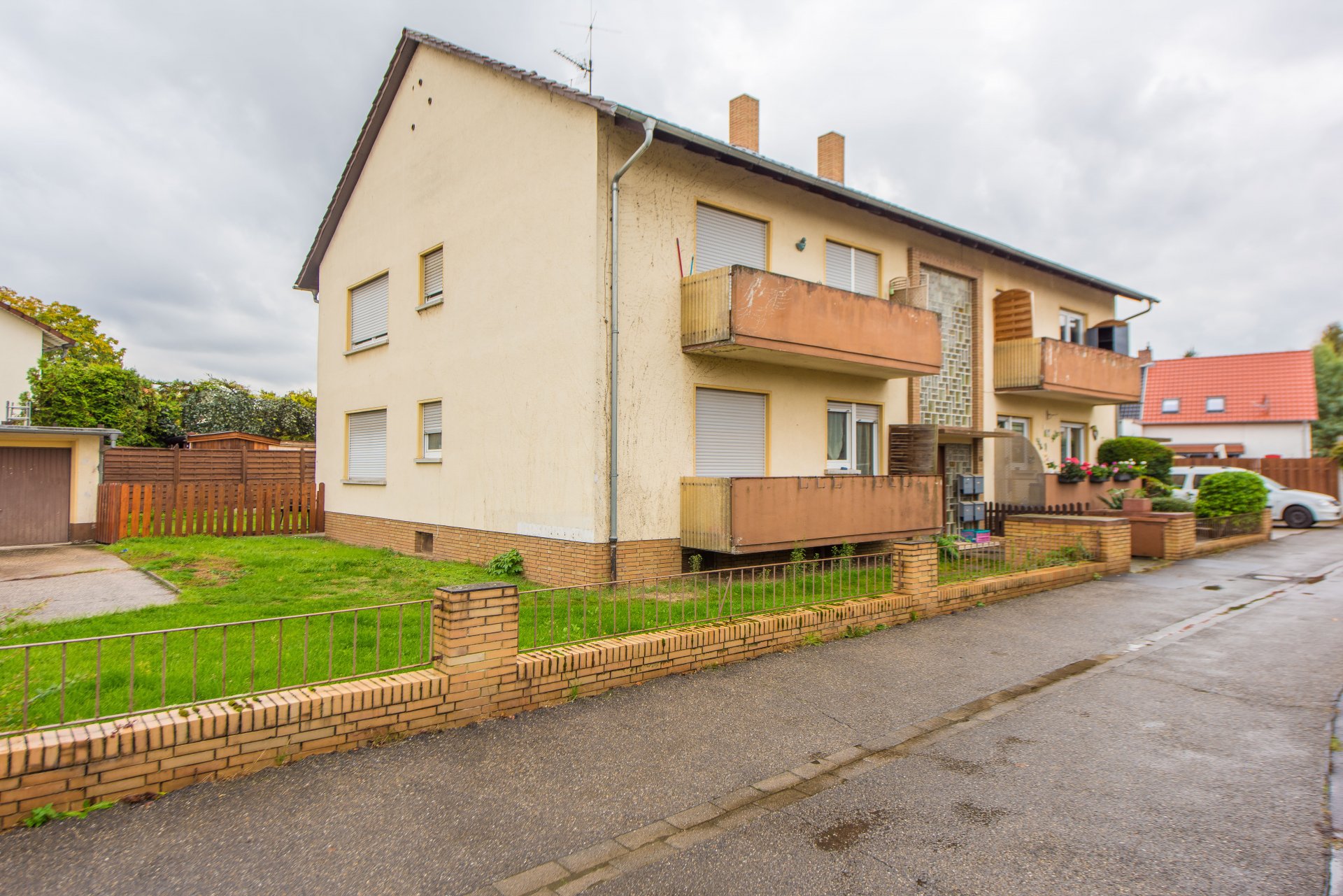 Großes Grundstück mit eventueller Anbaureserve - Oliver Reifferscheid - Immobilienmakler Darmstadt