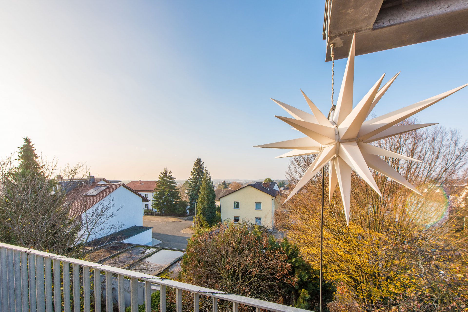 zur Bildergalerie Alsbach - Umfangreich saniertes Ein- Dreifamilienhaus in oberer, sehr guter Hanglage mit Blick