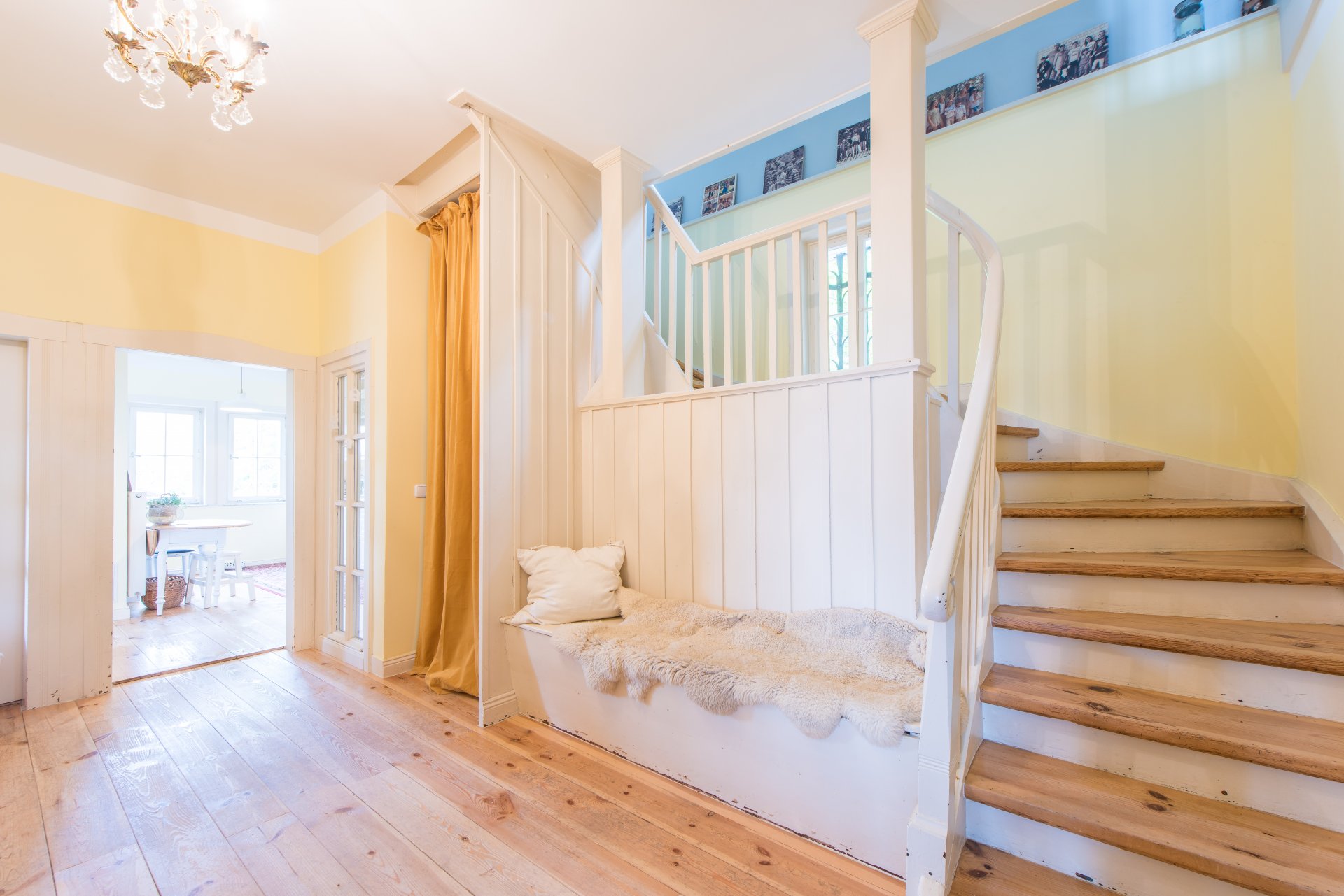 Von hier erreichen Sie alle Räume der Villa - Oliver Reifferscheid - Immobilienmakler Darmstadt