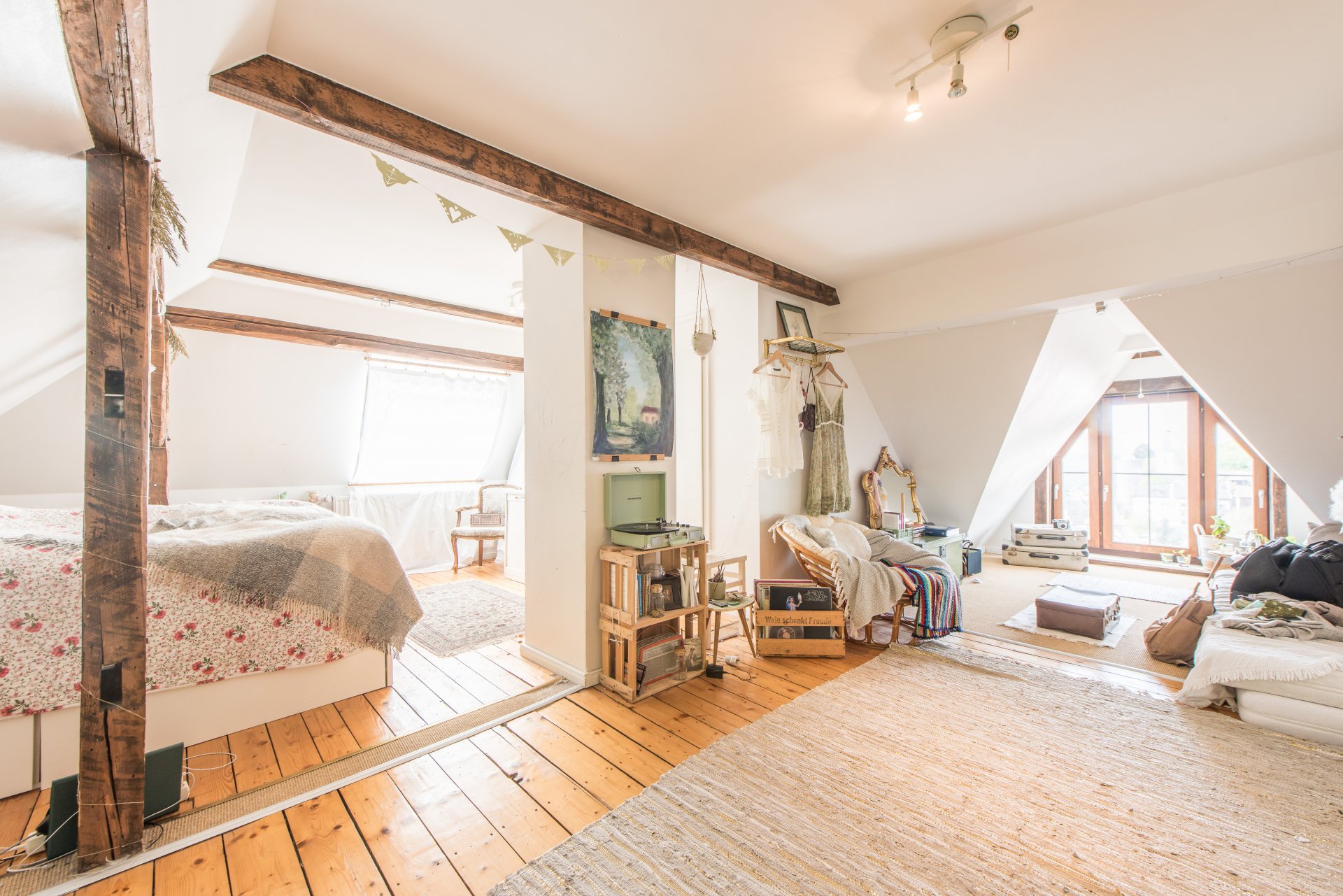 Jugendzimmer mit Bad ensuite - Oliver Reifferscheid - Immobilienmakler Darmstadt