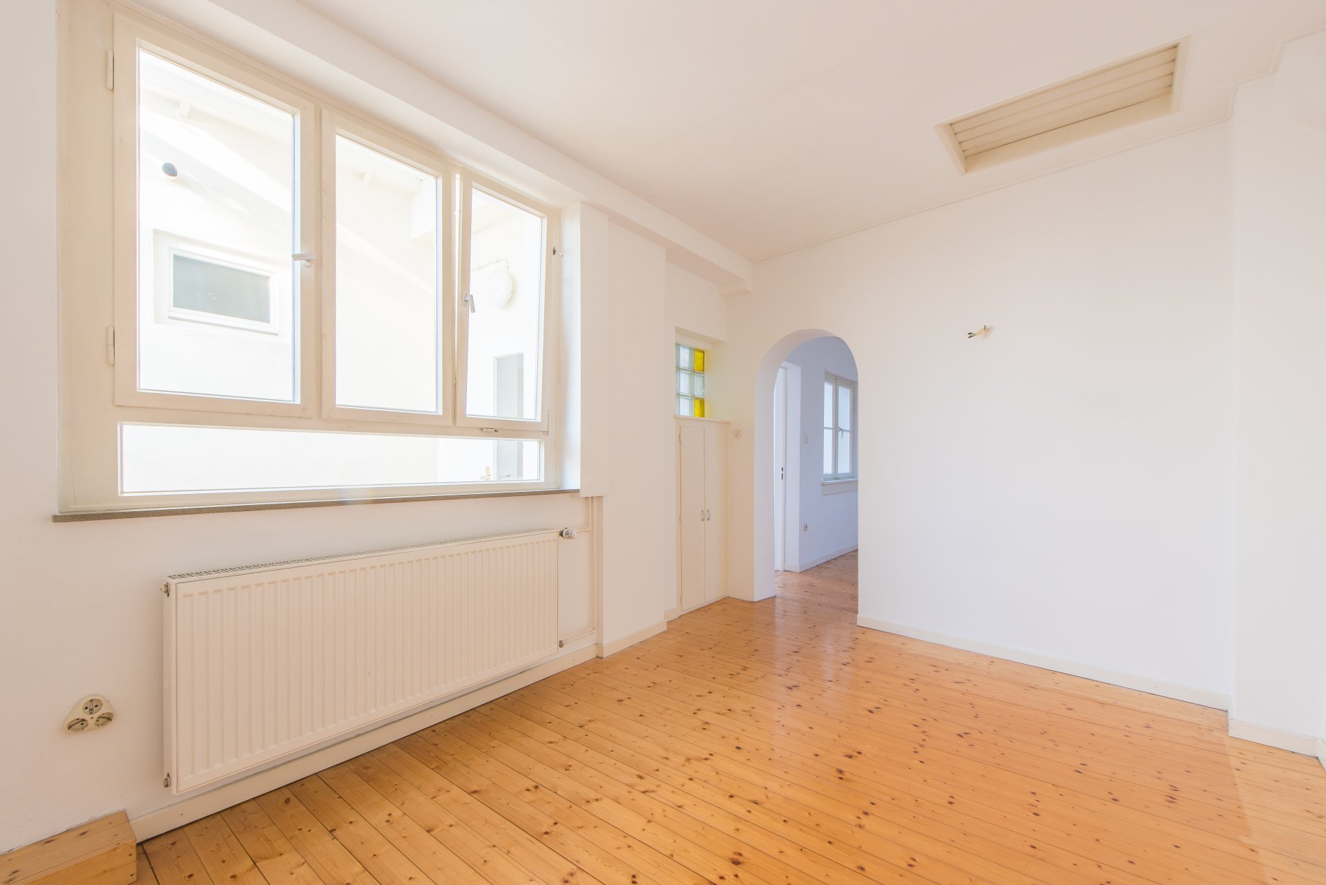Jugendzimmerle 2, beide Zimmer gehören zusammen, eines davon ist gefangen - Oliver Reifferscheid - Immobilienmakler Darmstadt