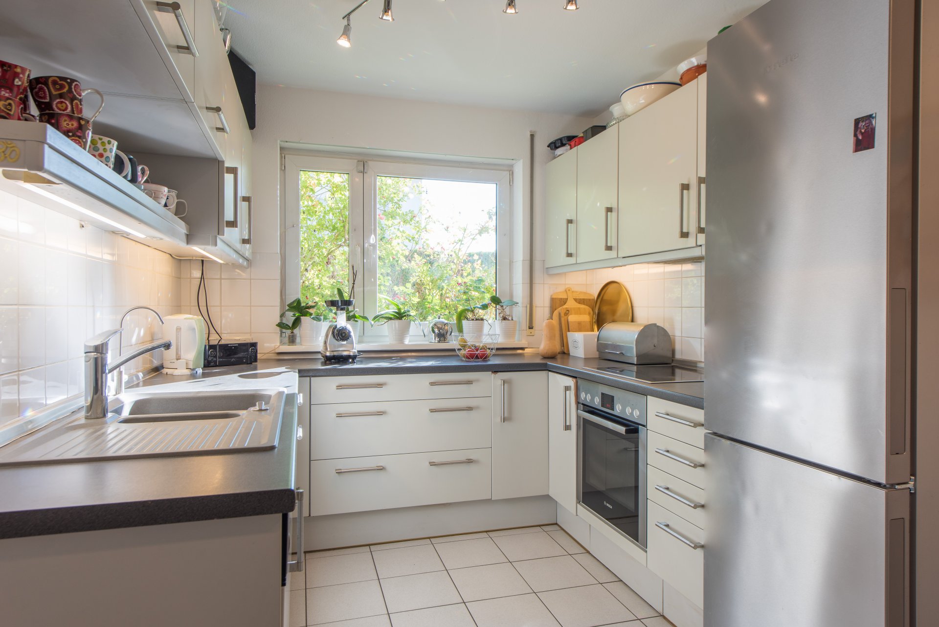 Hier kommt für ca. 22.000,- € die neue, weisse Küche rein. Die ist im Preis enthalten - Oliver Reifferscheid - Immobilienmakler Darmstadt
