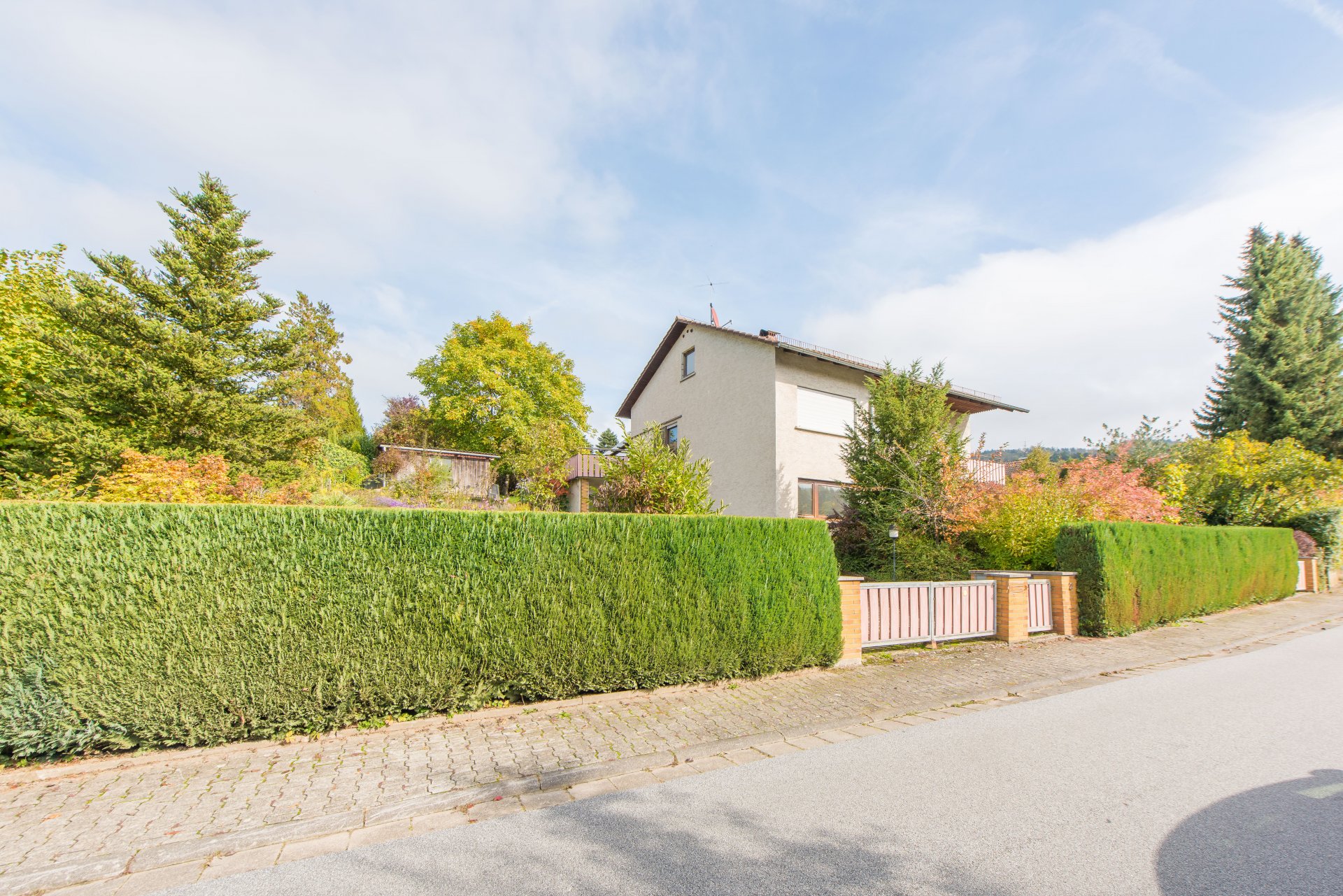 zur Bildergalerie Fürth - Super Villengrundstück mit Ein- bis Zweifamilienhaus