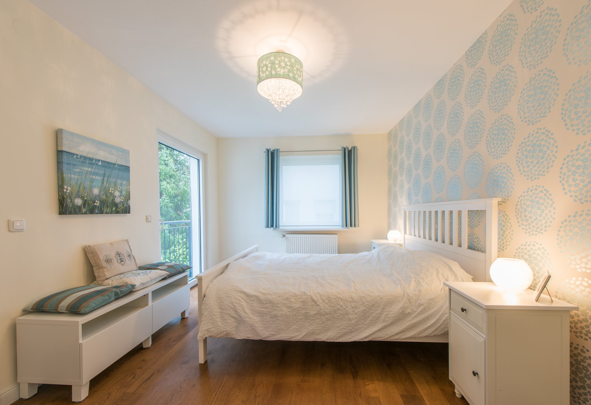 Kinderzimmer 1 mit Fenstertür - Oliver Reifferscheid - Immobilienmakler Darmstadt