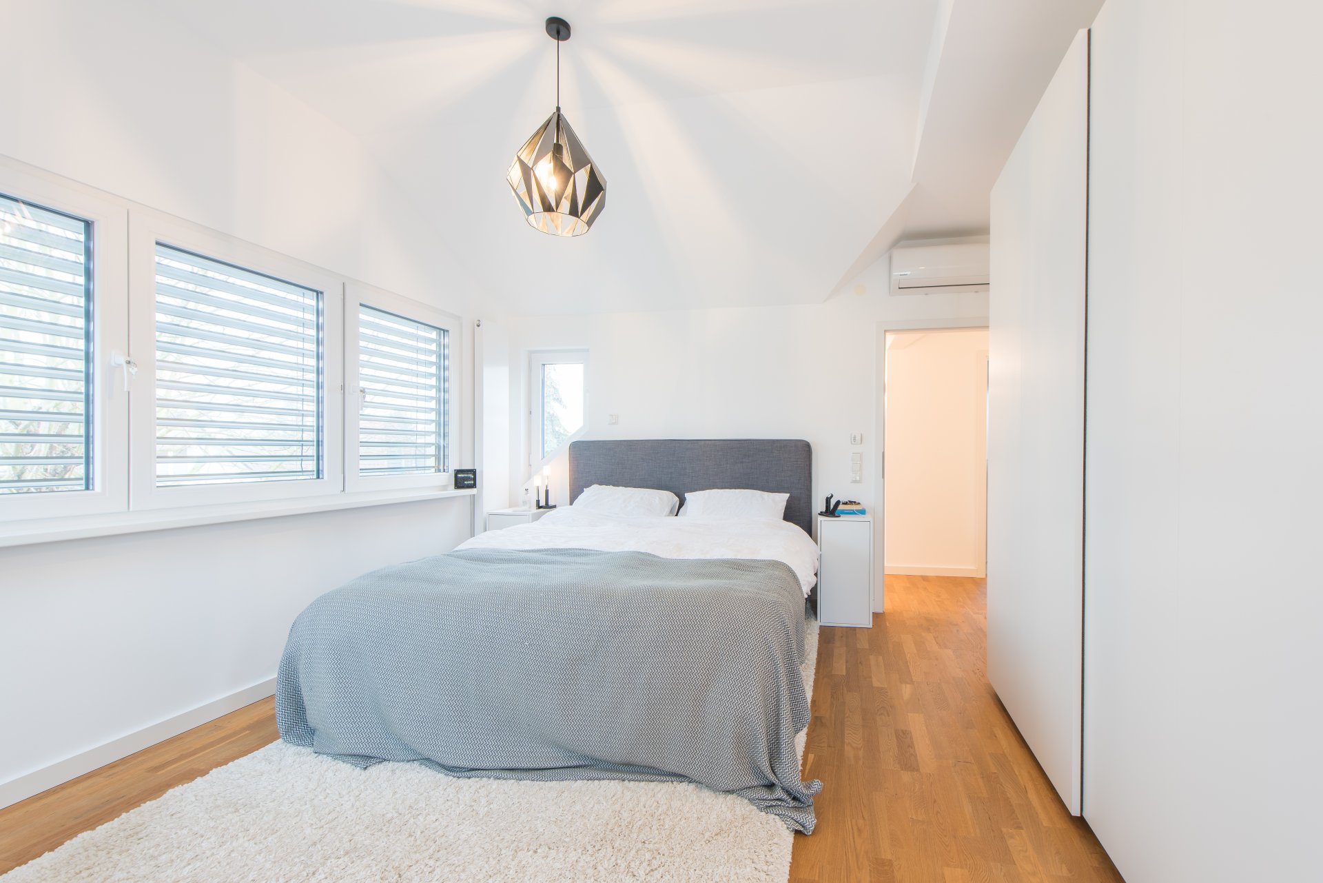 Schlafbereich in der Elternsuite - Oliver Reifferscheid - Immobilienmakler Darmstadt