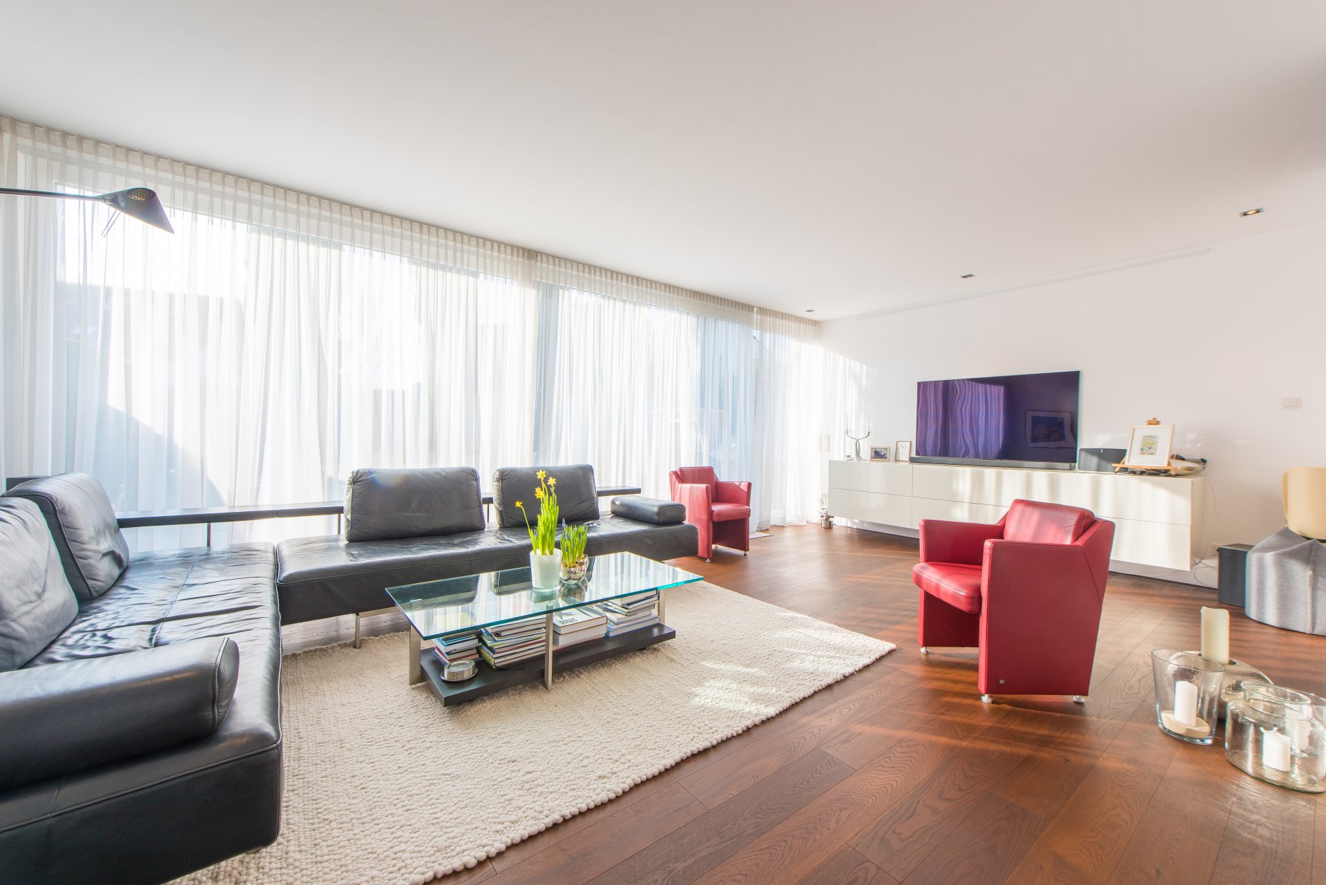 Bodentiefe, deckenhohe, raumbreite Verglasung fast überall - Oliver Reifferscheid - Immobilienmakler Darmstadt
