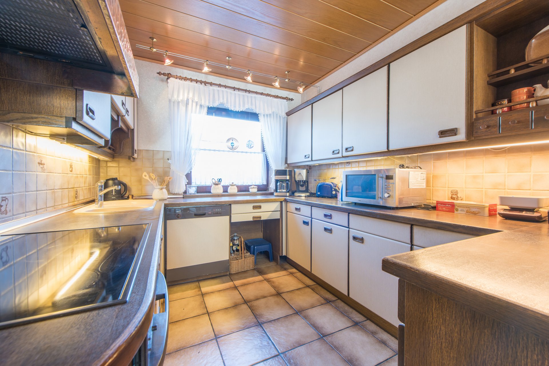 Kochen mit Vorgartenblick - Oliver Reifferscheid - Immobilienmakler Darmstadt