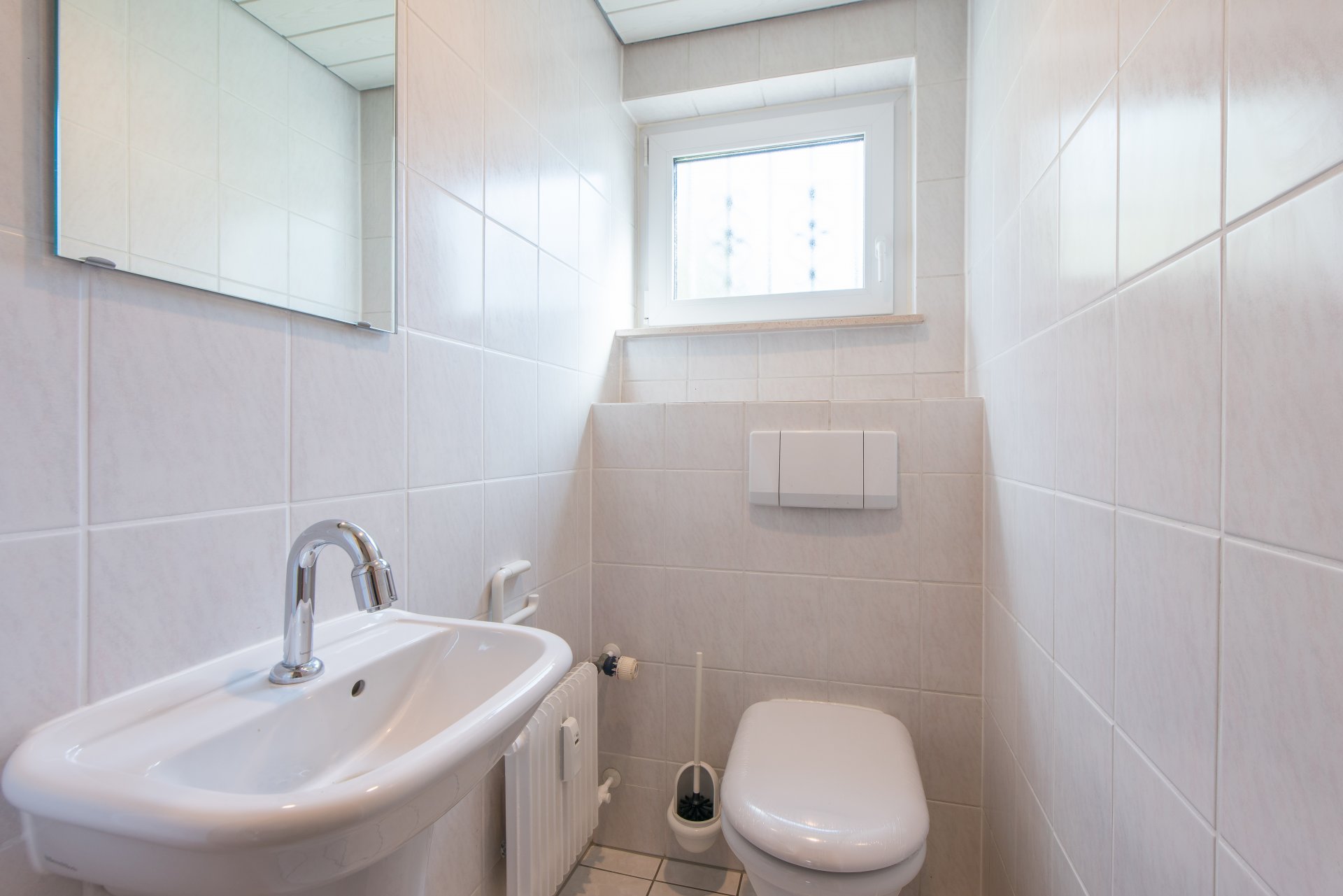 Separates, echtes Gäste WC - Oliver Reifferscheid - Immobilienmakler Darmstadt
