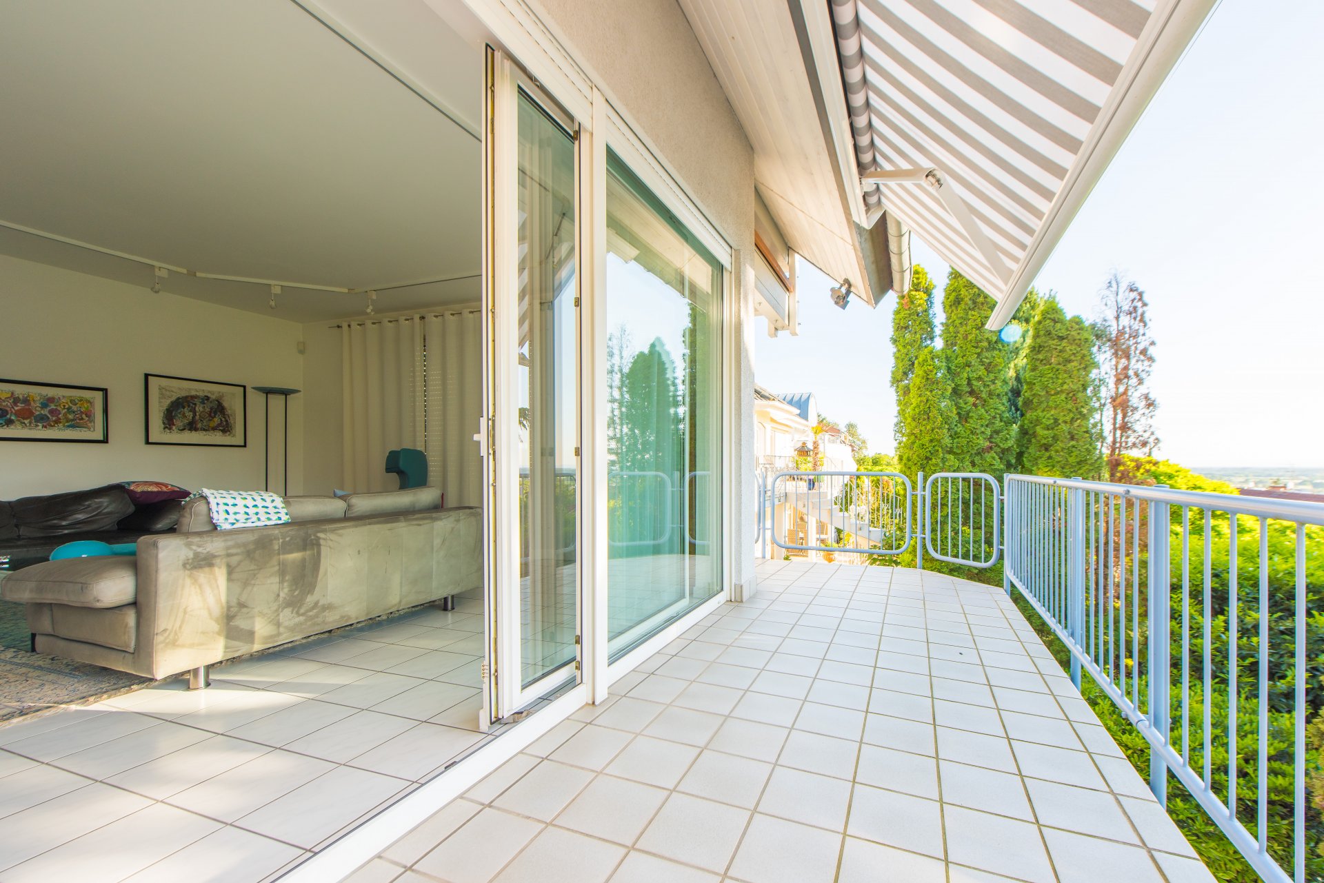Blickterrasse direkt vorm Wohnzimmer - Oliver Reifferscheid - Immobilienmakler Darmstadt