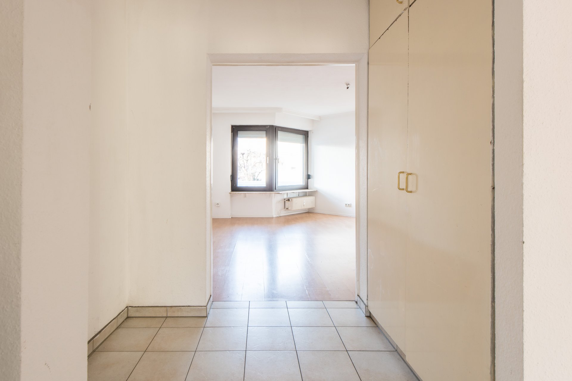 Einbauschrank im Flur - Oliver Reifferscheid - Immobilienmakler Darmstadt