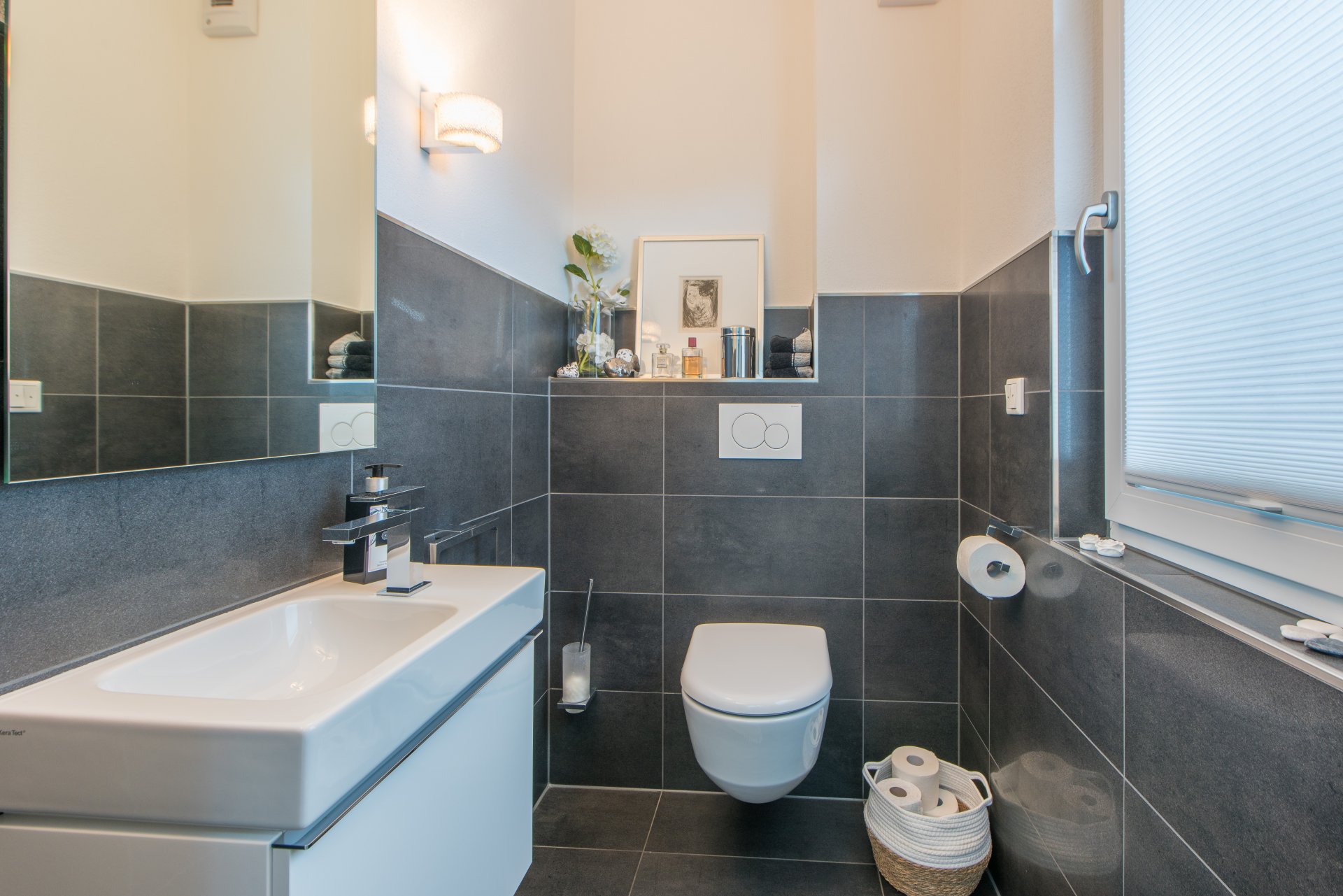 Modernes Gäste WC im EG - Oliver Reifferscheid - Immobilienmakler Darmstadt