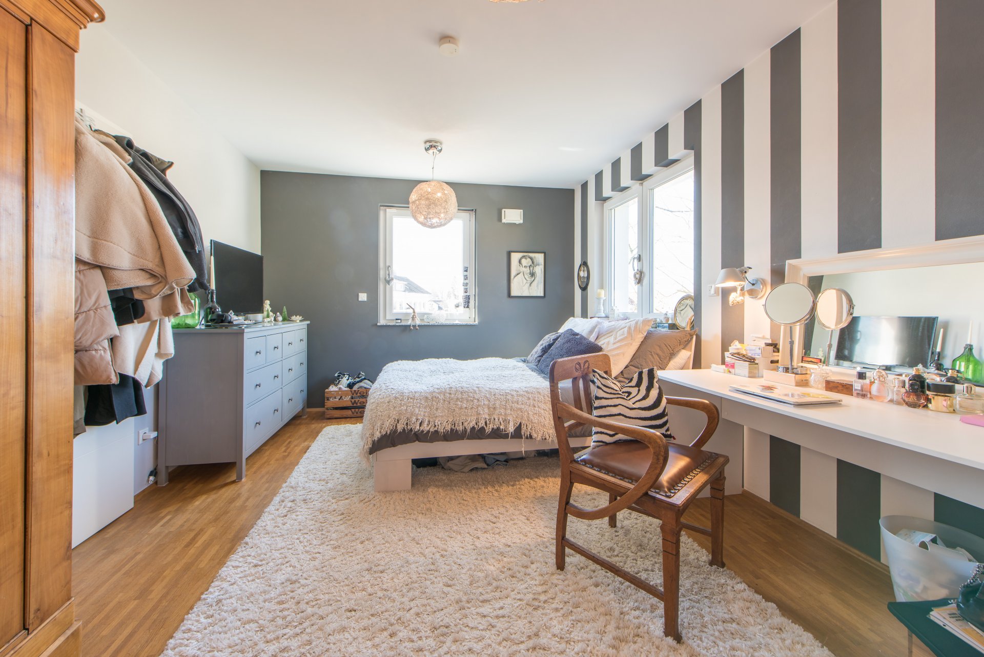 Kinderzimmer mit 2 Fenstern zu 2 Himmelsrichtungen - Oliver Reifferscheid - Immobilienmakler Darmstadt