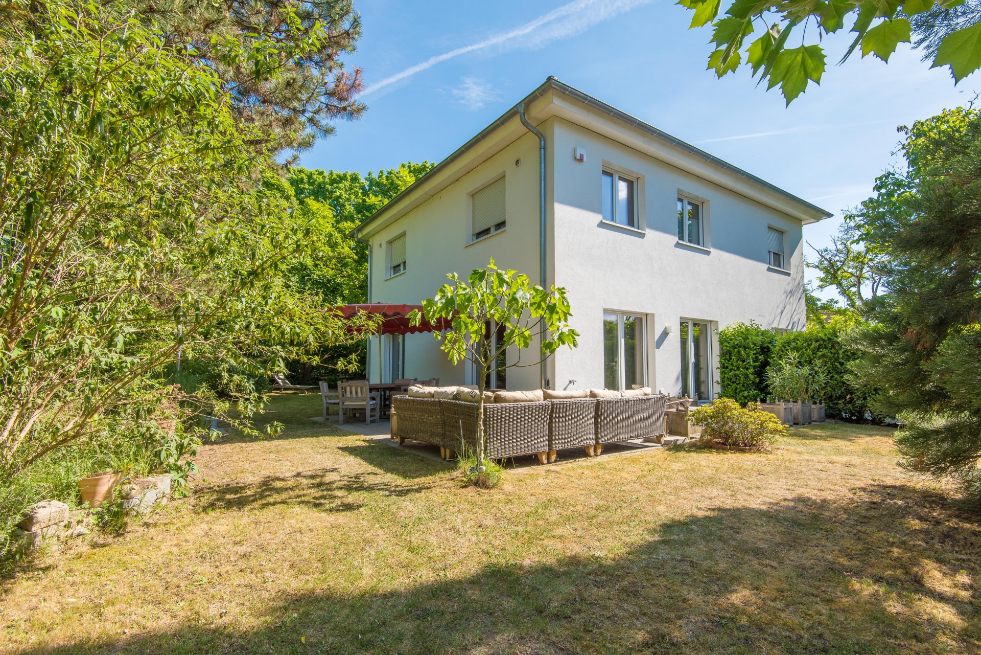 zur Bildergalerie Seeheim-Jugenheim - Moderne, hochwertig ausgestattete Stadtvilla auf historischem Premiumgrundstück