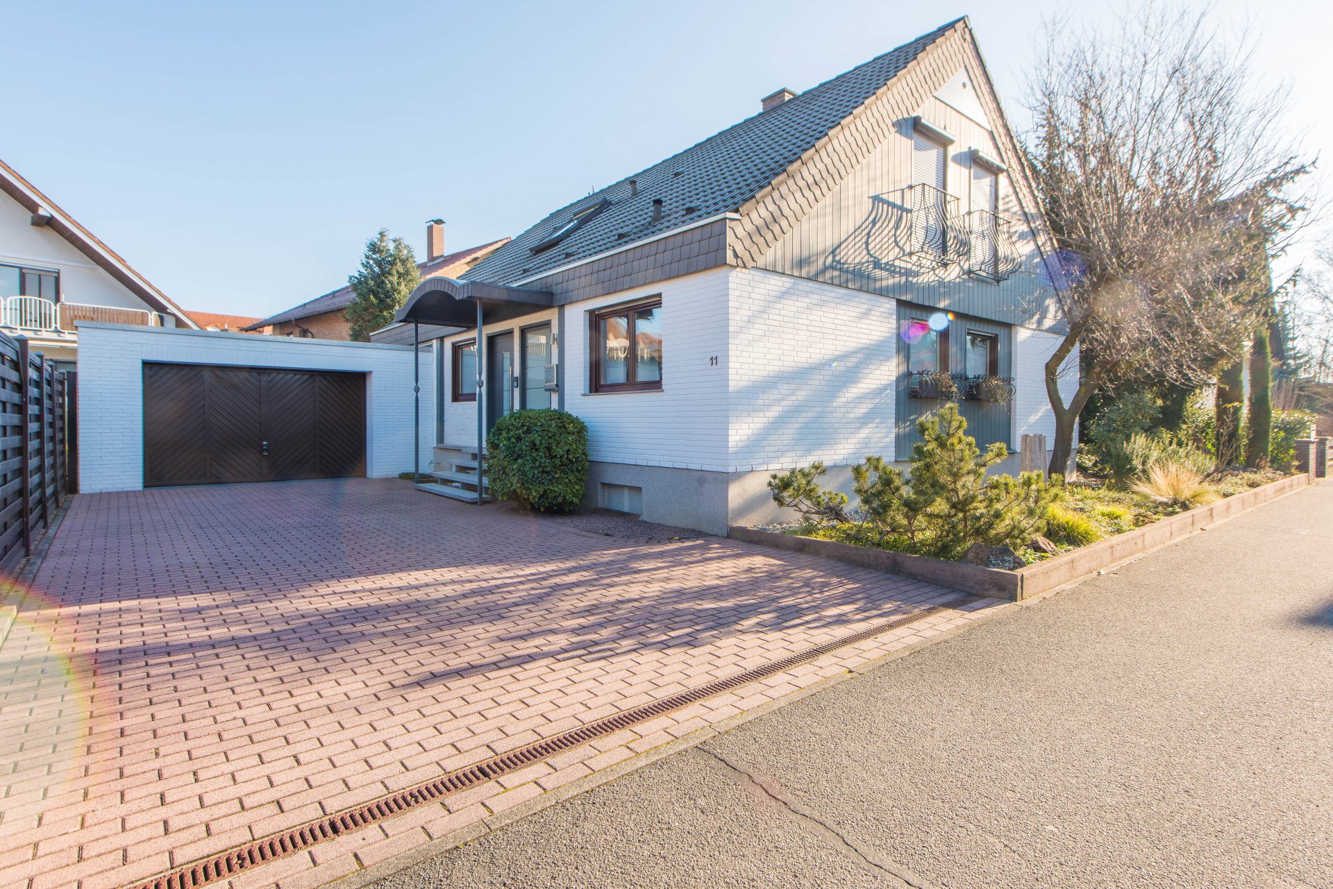 Extrabreite Einfahrt für Ihre PKW und die neuen Lastenräder - Oliver Reifferscheid - Immobilienmakler Darmstadt
