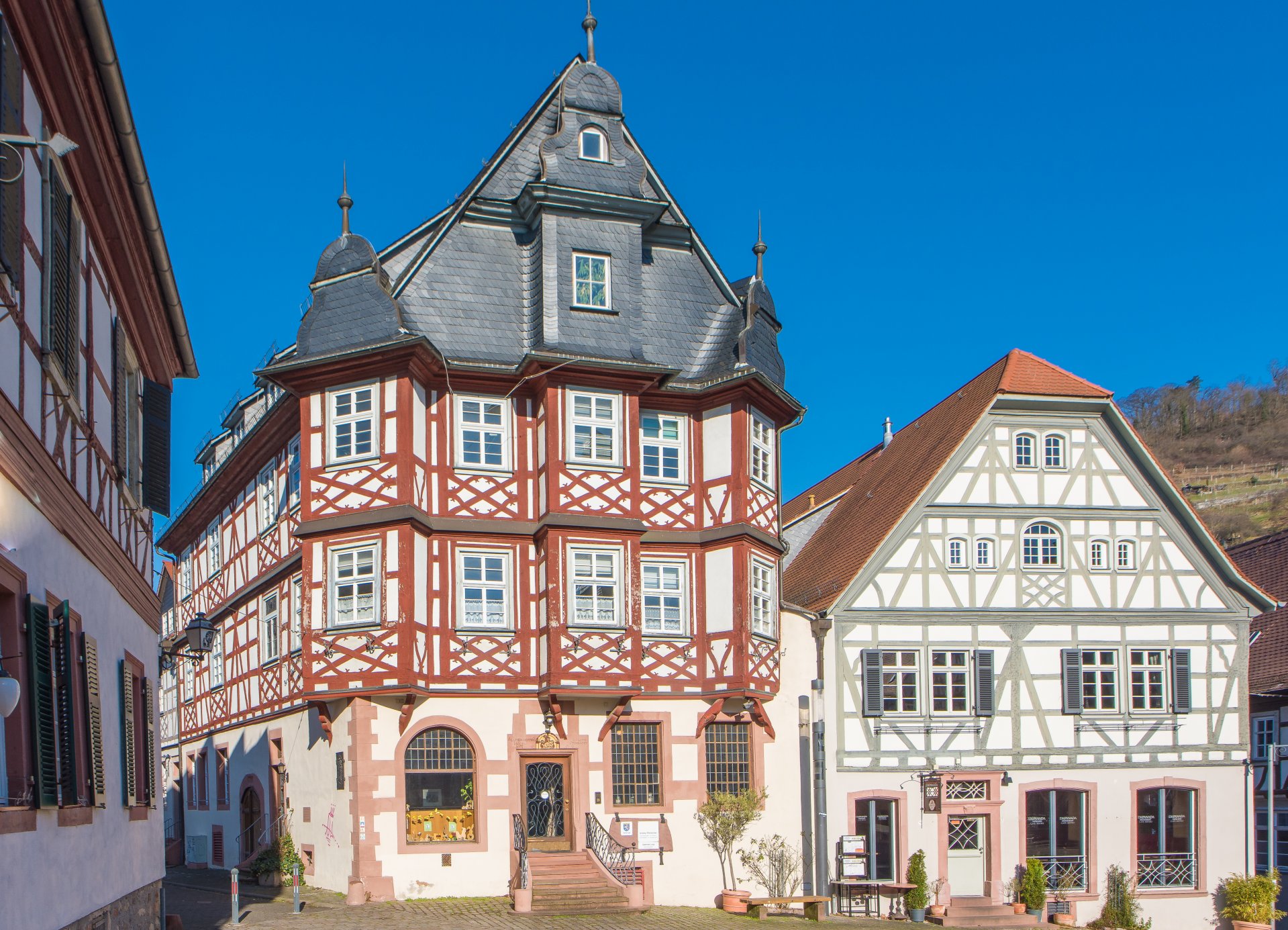 zur Bildergalerie Heppenheim - Repräsentative Immobilie in bester Gewerbelage