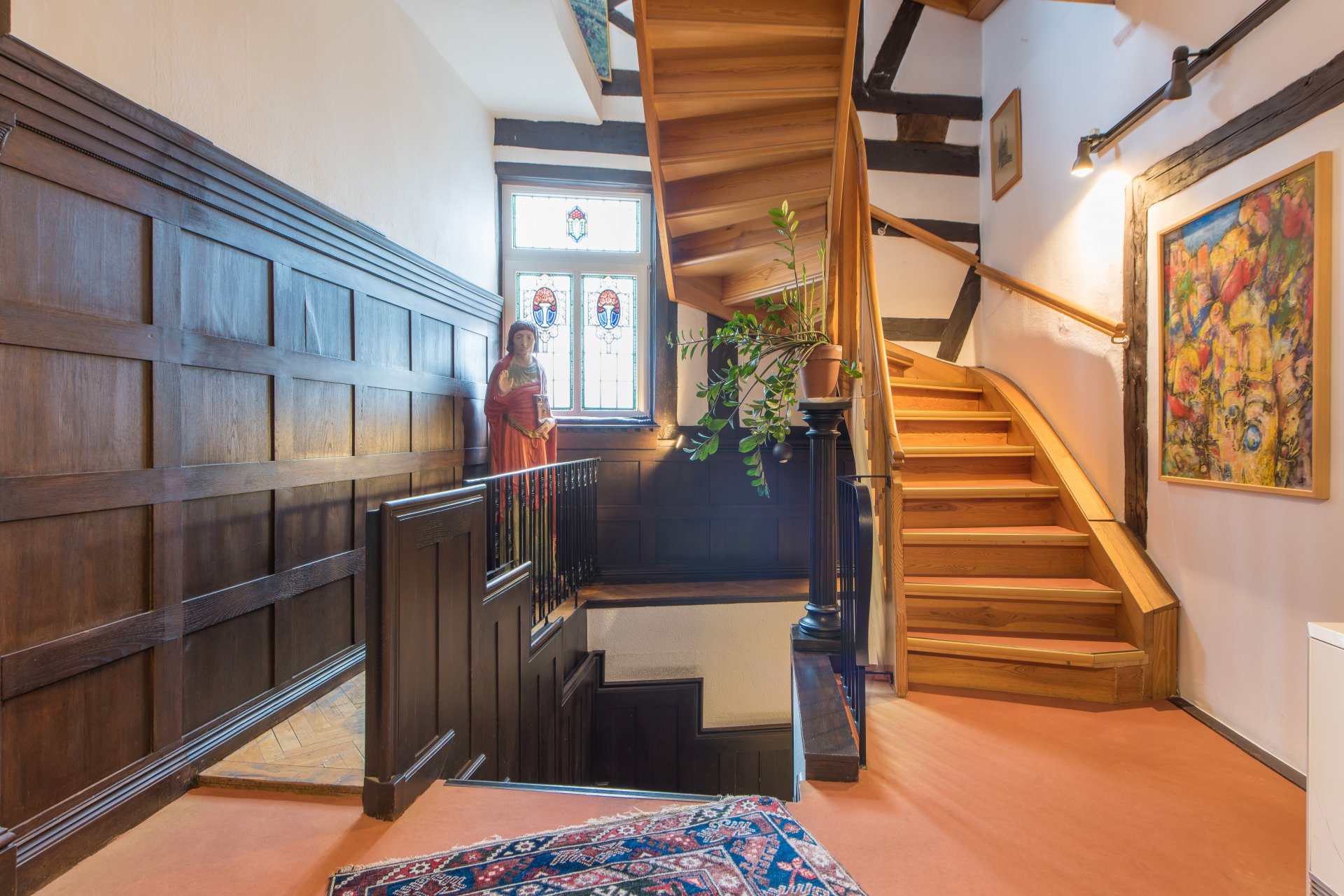 Historisches Treppenhaus im 1. OG - Oliver Reifferscheid - Immobilienmakler Darmstadt