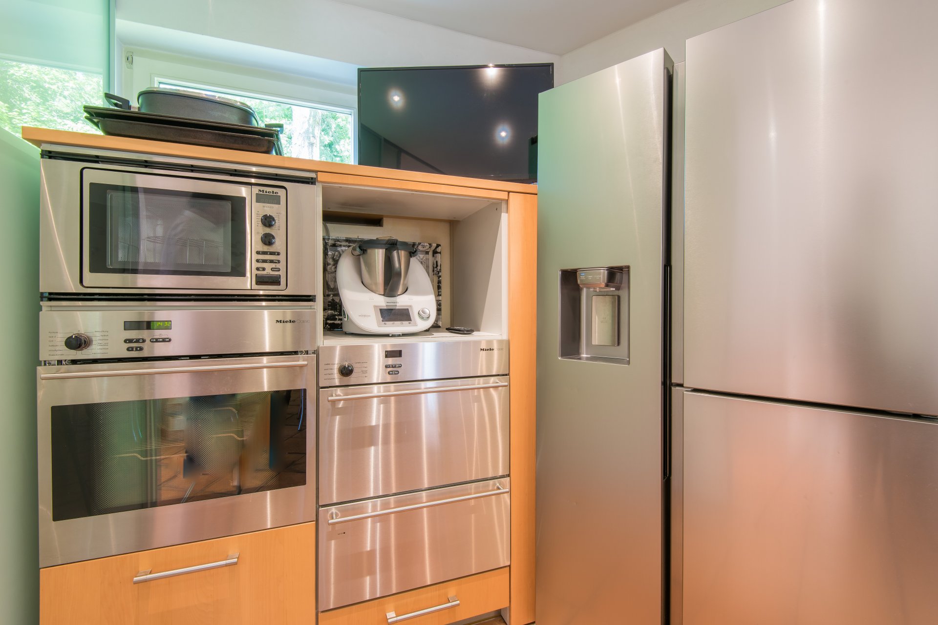 Fast alle Geräte von Miele, Side by Side Kühlschrank von Samsung - Oliver Reifferscheid - Immobilienmakler Darmstadt