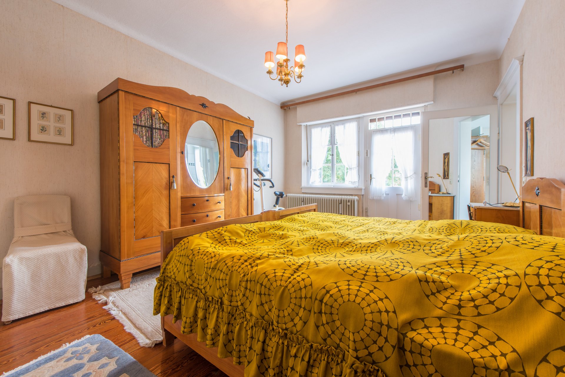 Elternschlafzimmer mit direktem Zugang zum Bad und zum Westbalkon - Oliver Reifferscheid - Immobilienmakler Darmstadt