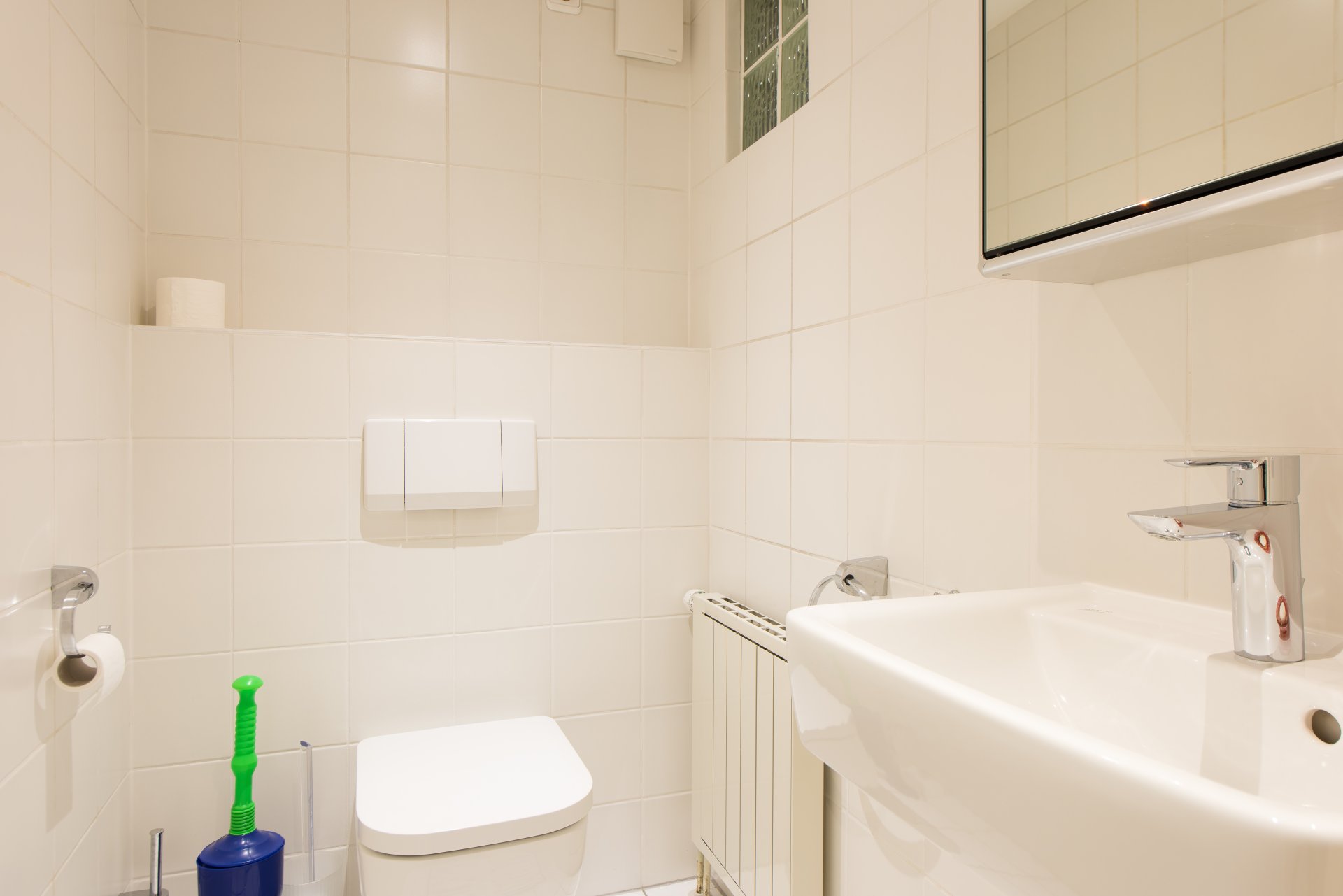 WC Raum im Keller, ein Bad und einen Saunaraum gibt es hier auch noch - Oliver Reifferscheid - Immobilienmakler Darmstadt