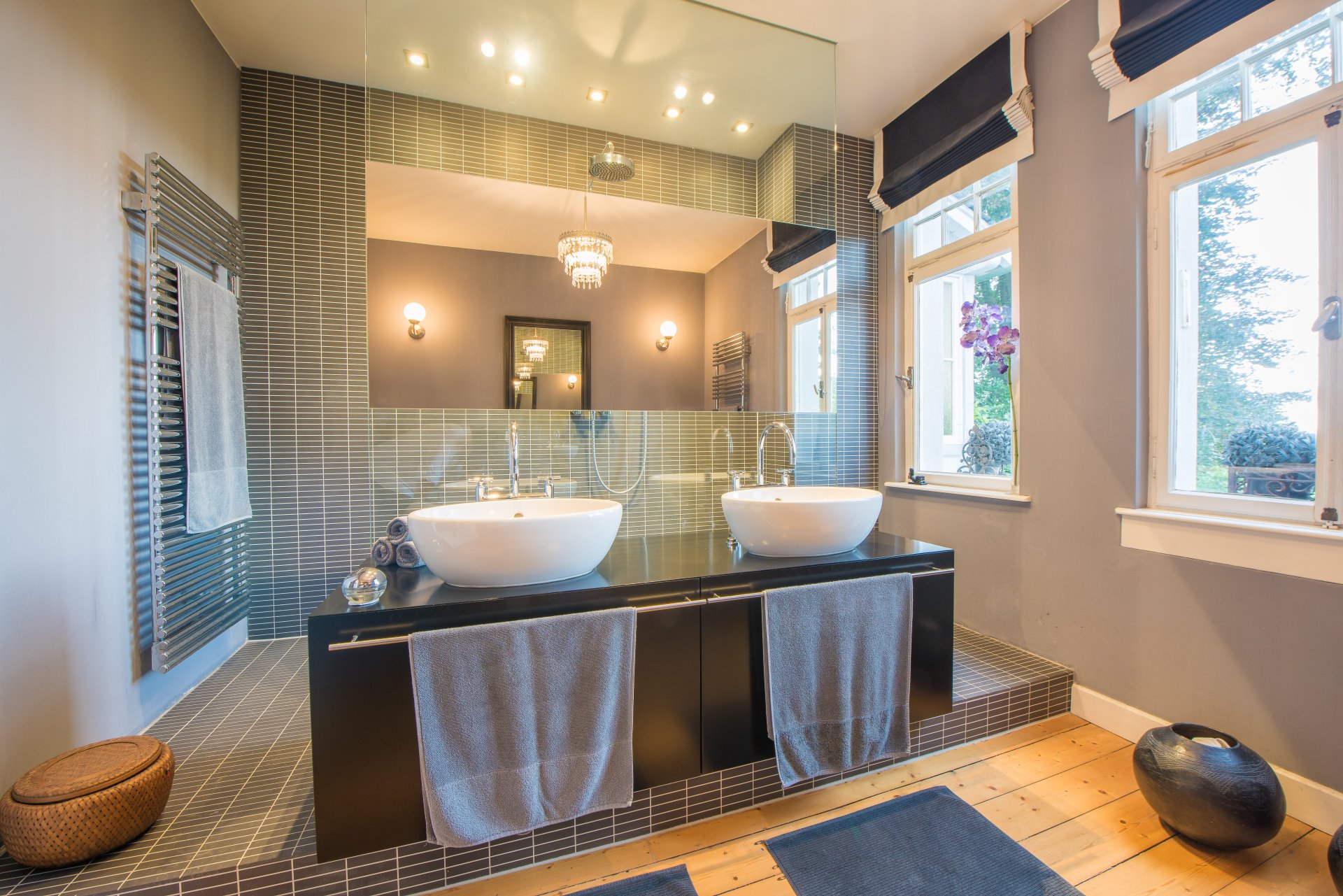 Vollbad mit Tageslicht - Oliver Reifferscheid - Immobilienmakler Darmstadt