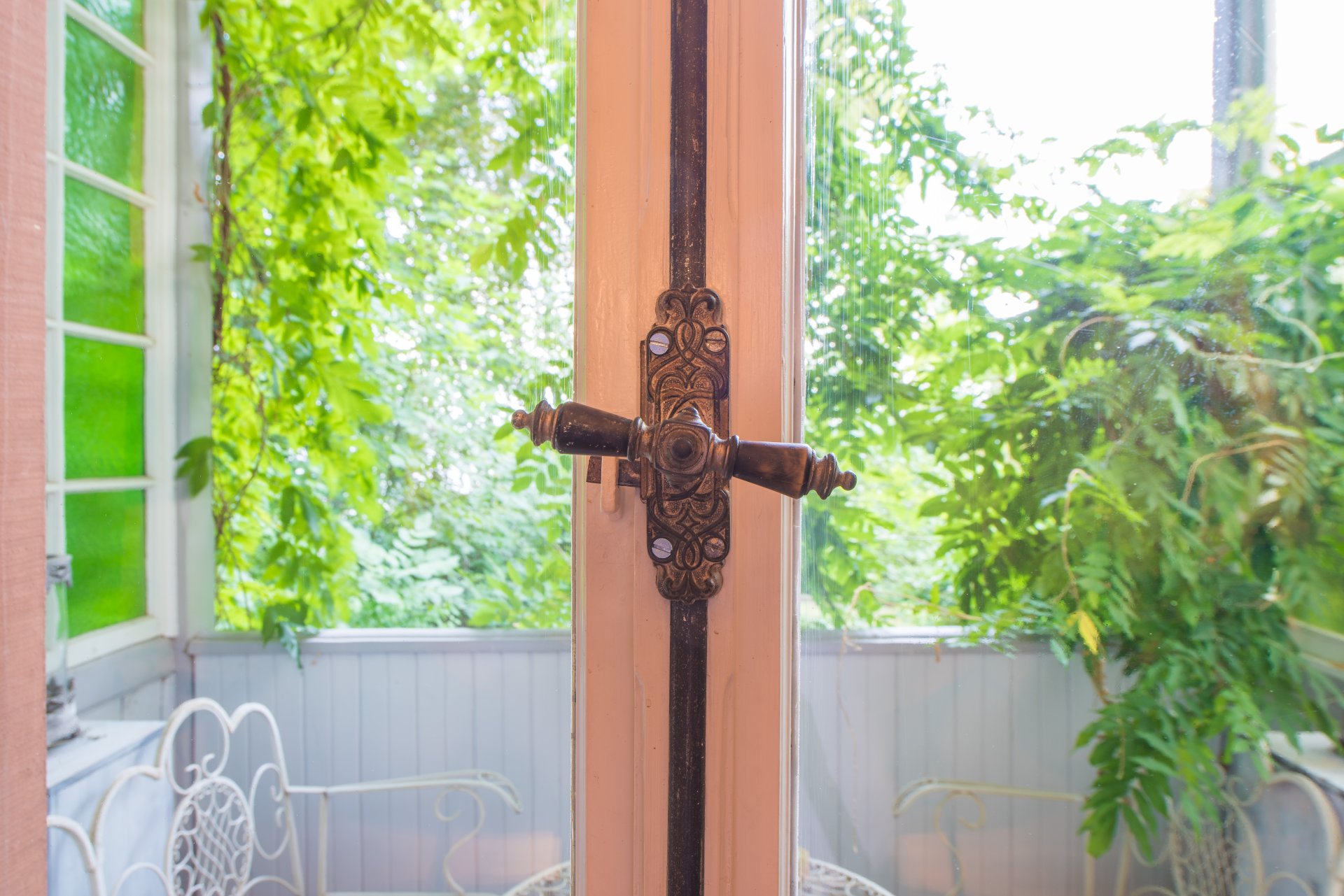 Originale Fenster mit Basküle Beschlag  - Oliver Reifferscheid - Immobilienmakler Darmstadt