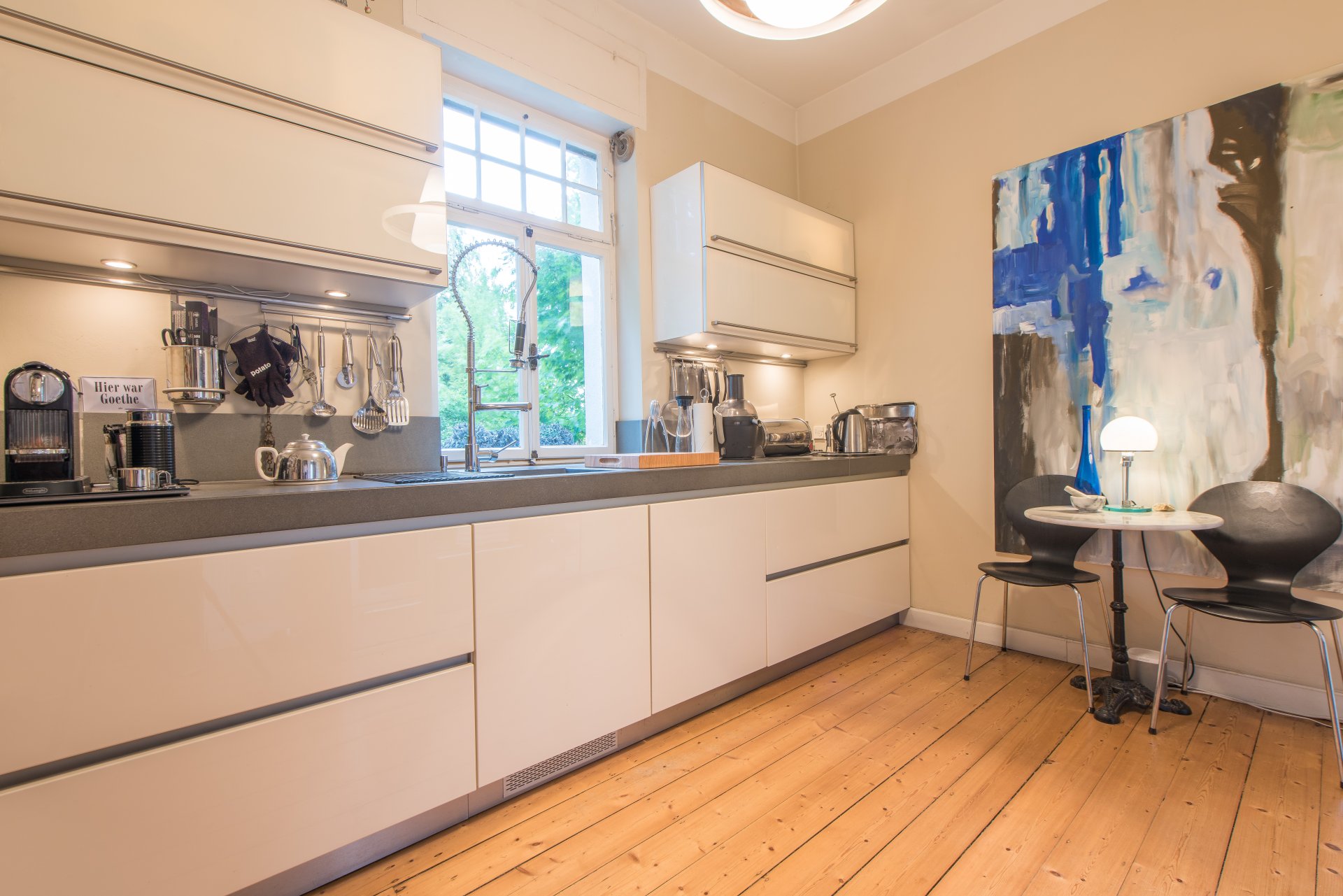 Einbauküche mit italienischer Sandsteinarbeitsplatte inkl. - Oliver Reifferscheid - Immobilienmakler Darmstadt