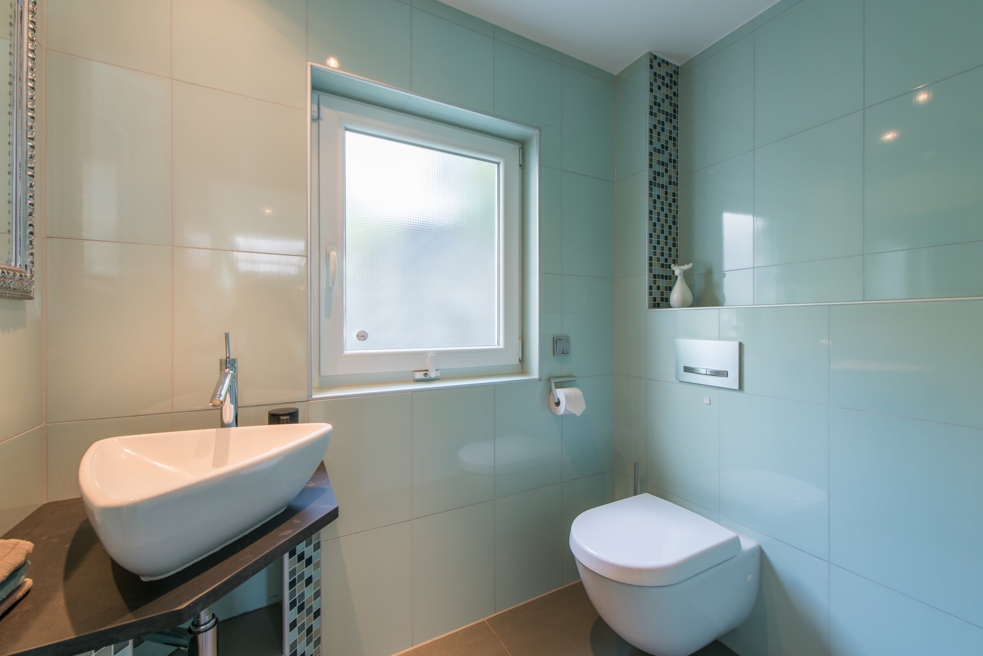 Gäste WC auf der Wohnzimmerebene - Oliver Reifferscheid - Immobilienmakler Darmstadt