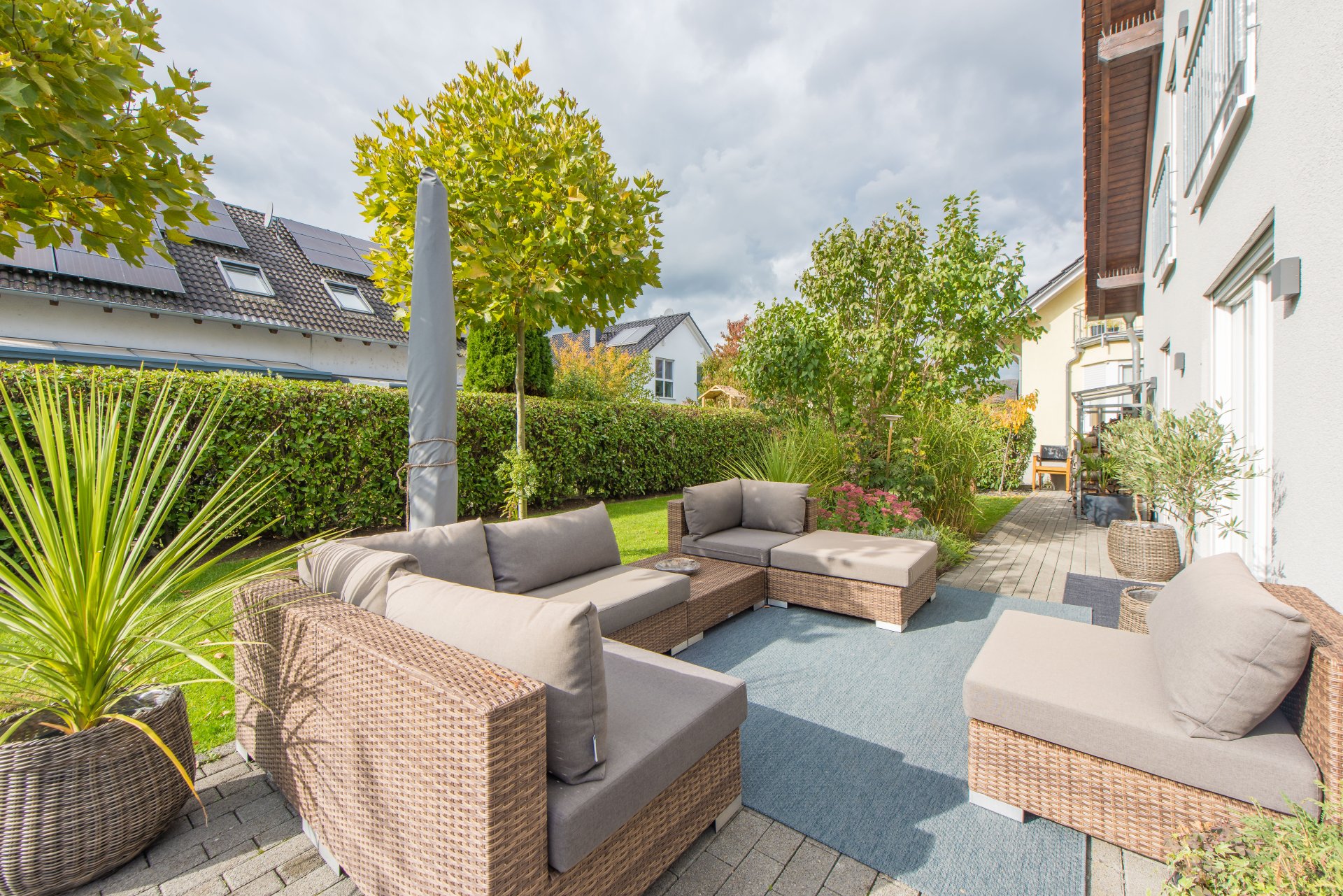 Loungeterrasse im Süden - Oliver Reifferscheid - Immobilienmakler Darmstadt