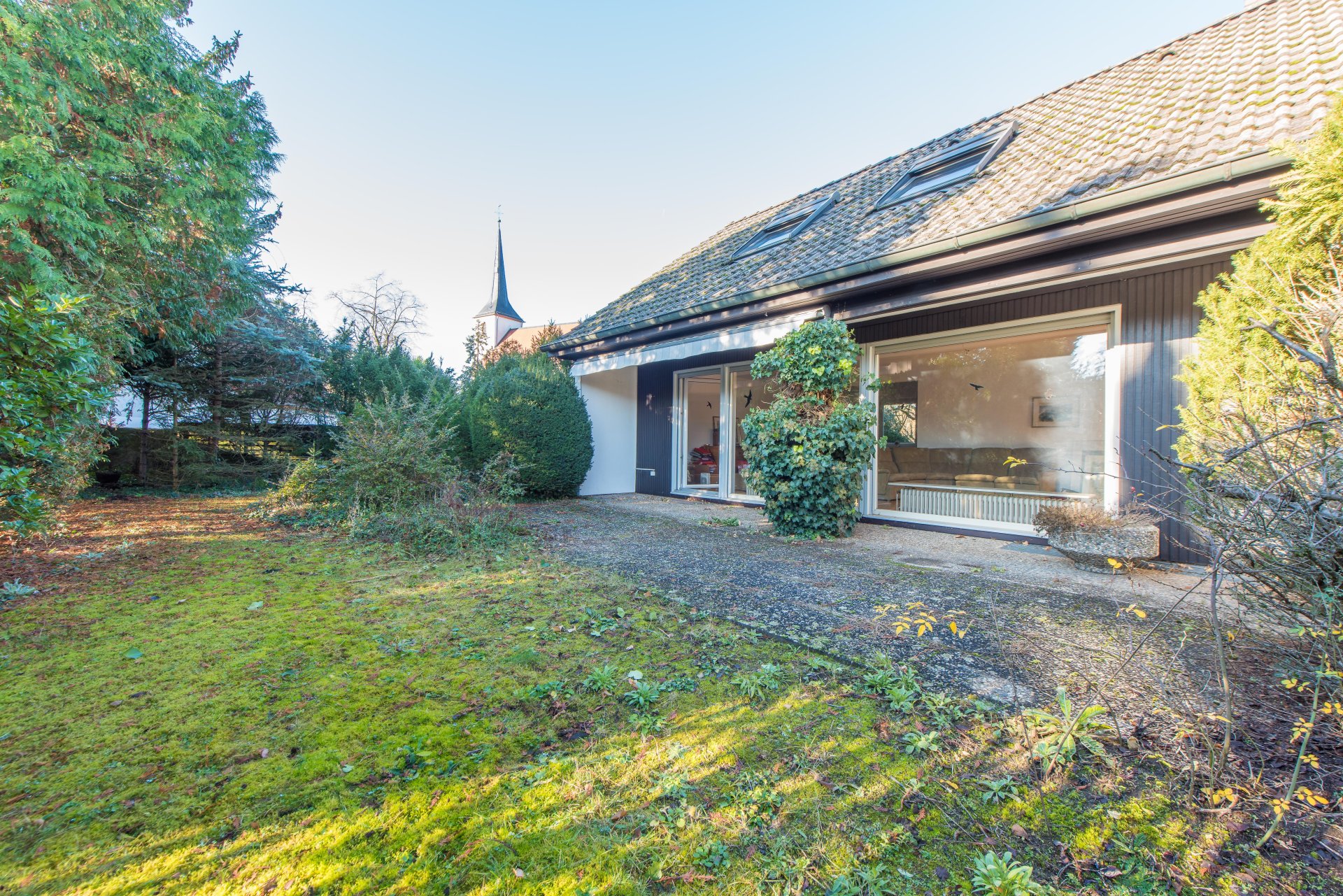 Grün eingerahmt und fast keine fremden Einblicke  - Oliver Reifferscheid - Immobilienmakler Darmstadt