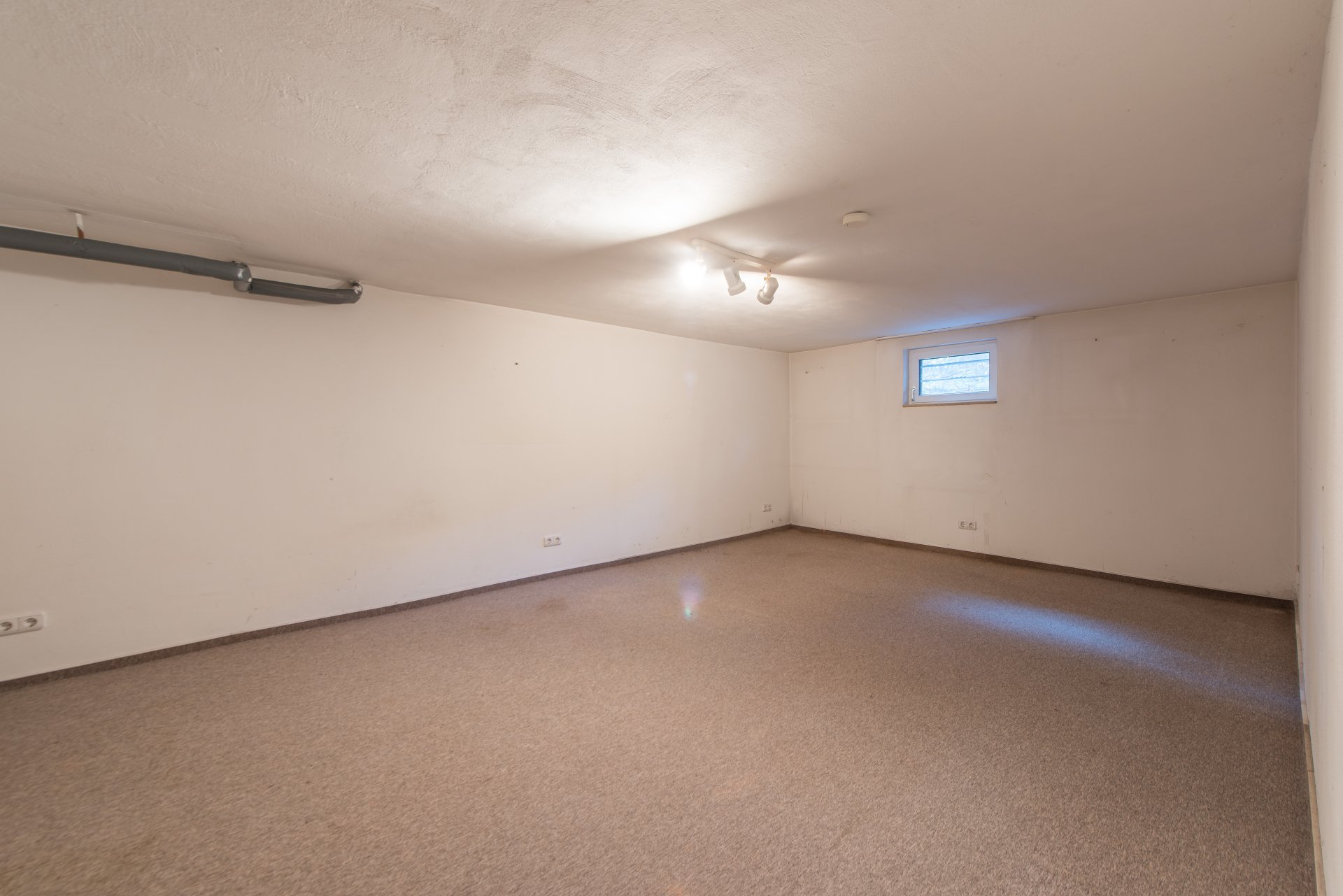 Sehr großer Hobbykeller - Oliver Reifferscheid - Immobilienmakler Darmstadt