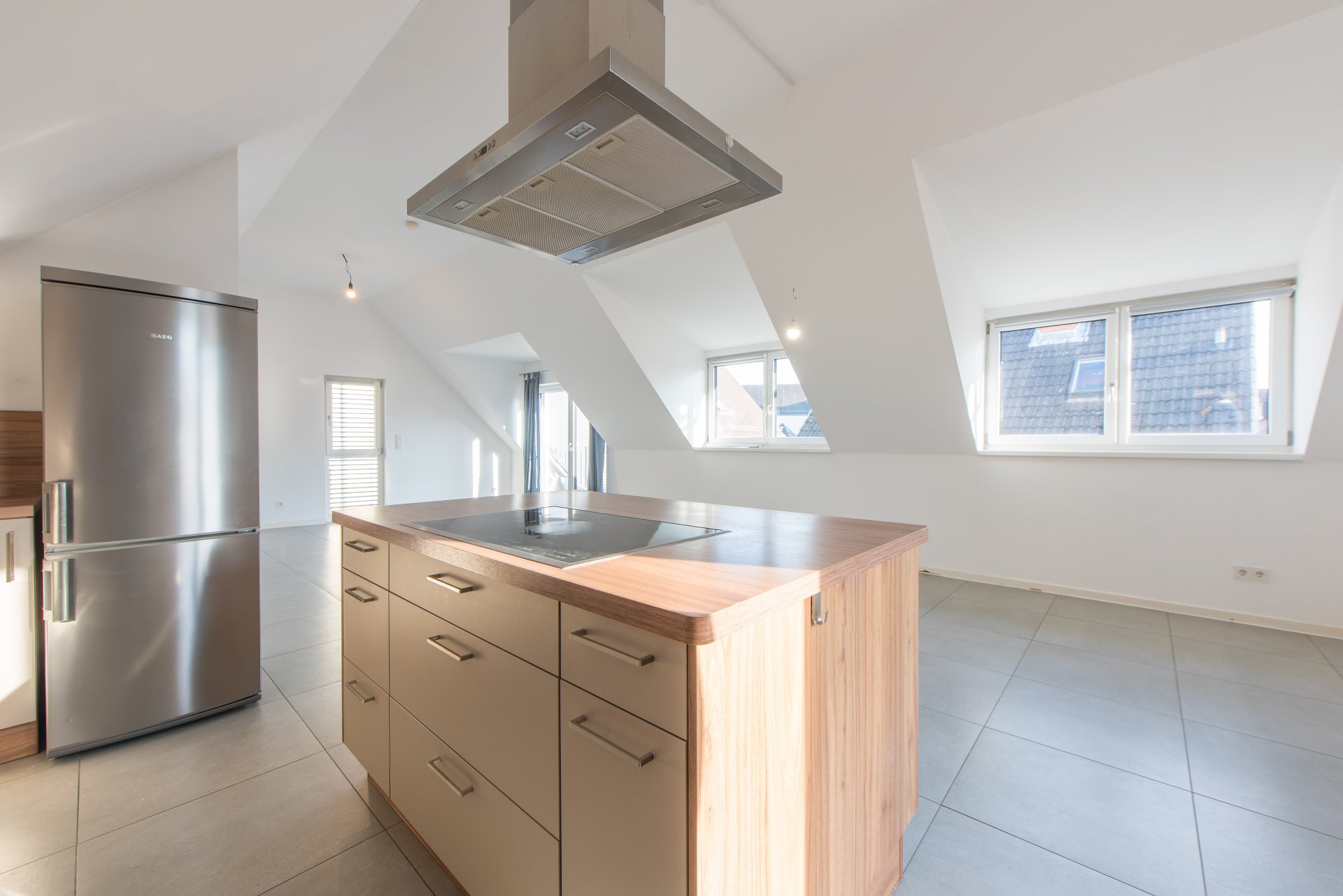 Freistehender Kochblock möglich - Oliver Reifferscheid - Immobilienmakler Darmstadt