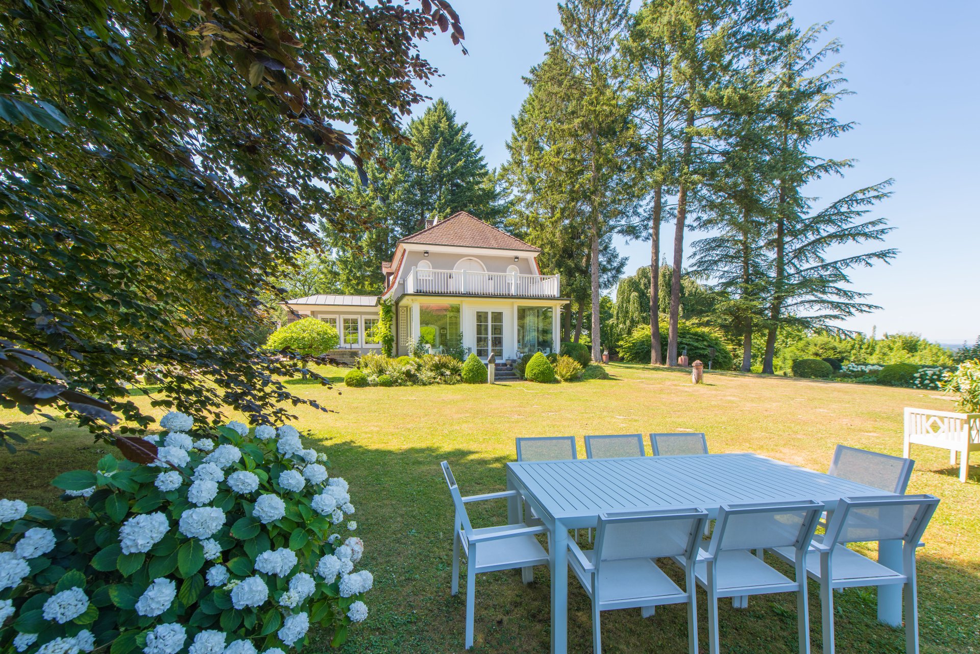 Viel Platz und keine fremden Einblicke sind richtiger Luxus - Oliver Reifferscheid - Immobilienmakler Darmstadt