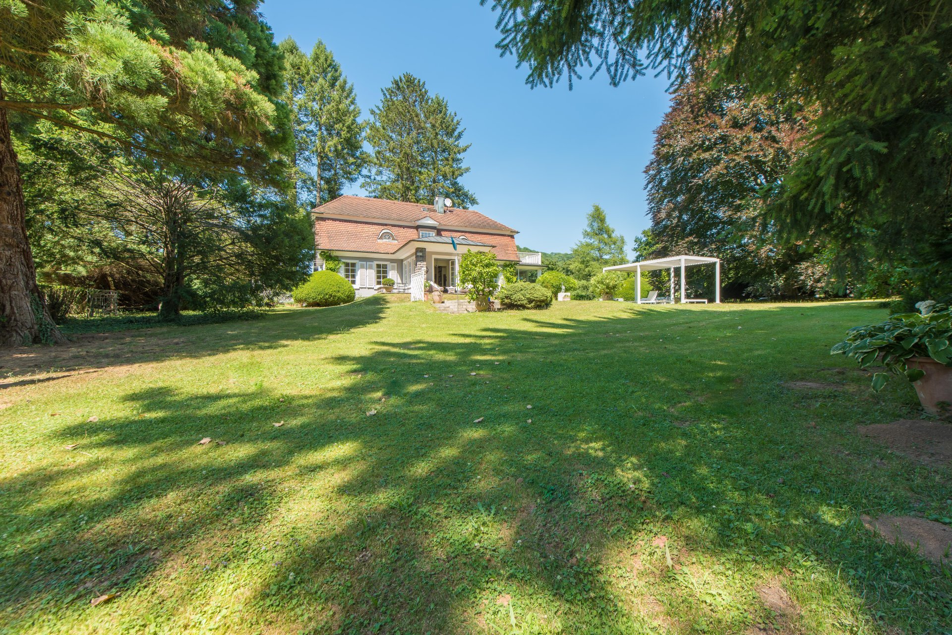 Einfach viel Platz ohne fremde Einblicke - Oliver Reifferscheid - Immobilienmakler Darmstadt