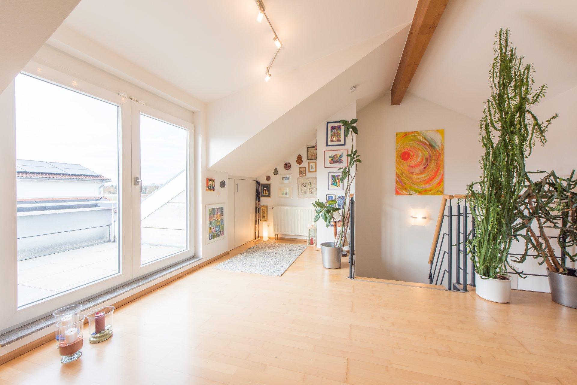 Extragroßes, extrahohes Zimmer - Oliver Reifferscheid - Immobilienmakler Darmstadt