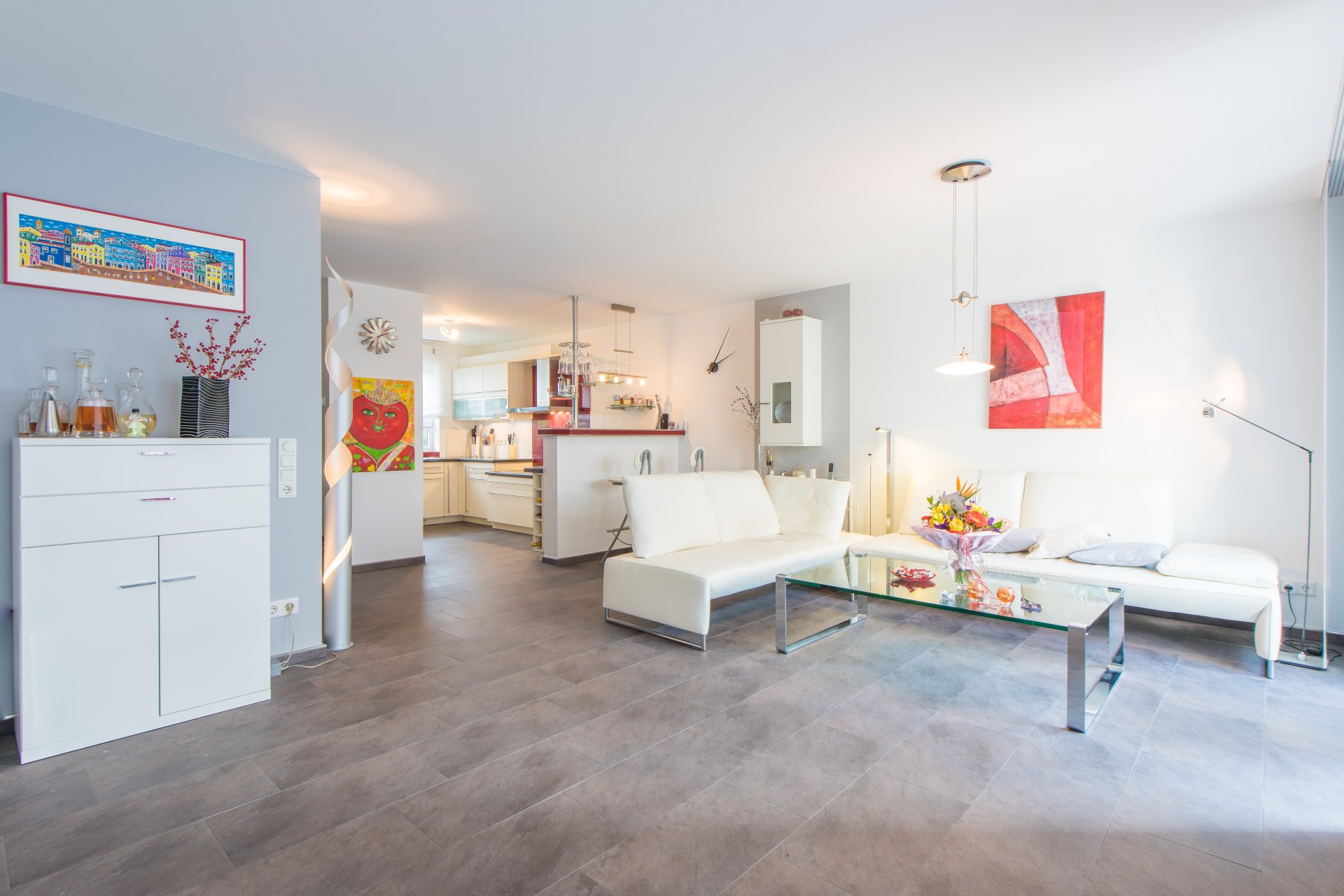 Fußbodenheizung im ganzen Haus, Wärmepumpe scheint möglich - Oliver Reifferscheid - Immobilienmakler Darmstadt