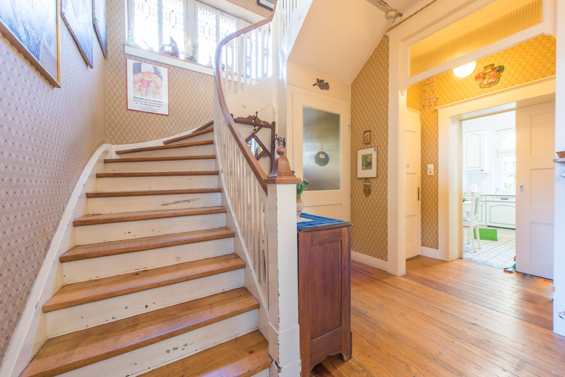 Wunderbarer, originaler Dielen-Pitch-Pine Boden in allen Räumen der Villa - Oliver Reifferscheid - Immobilienmakler Darmstadt