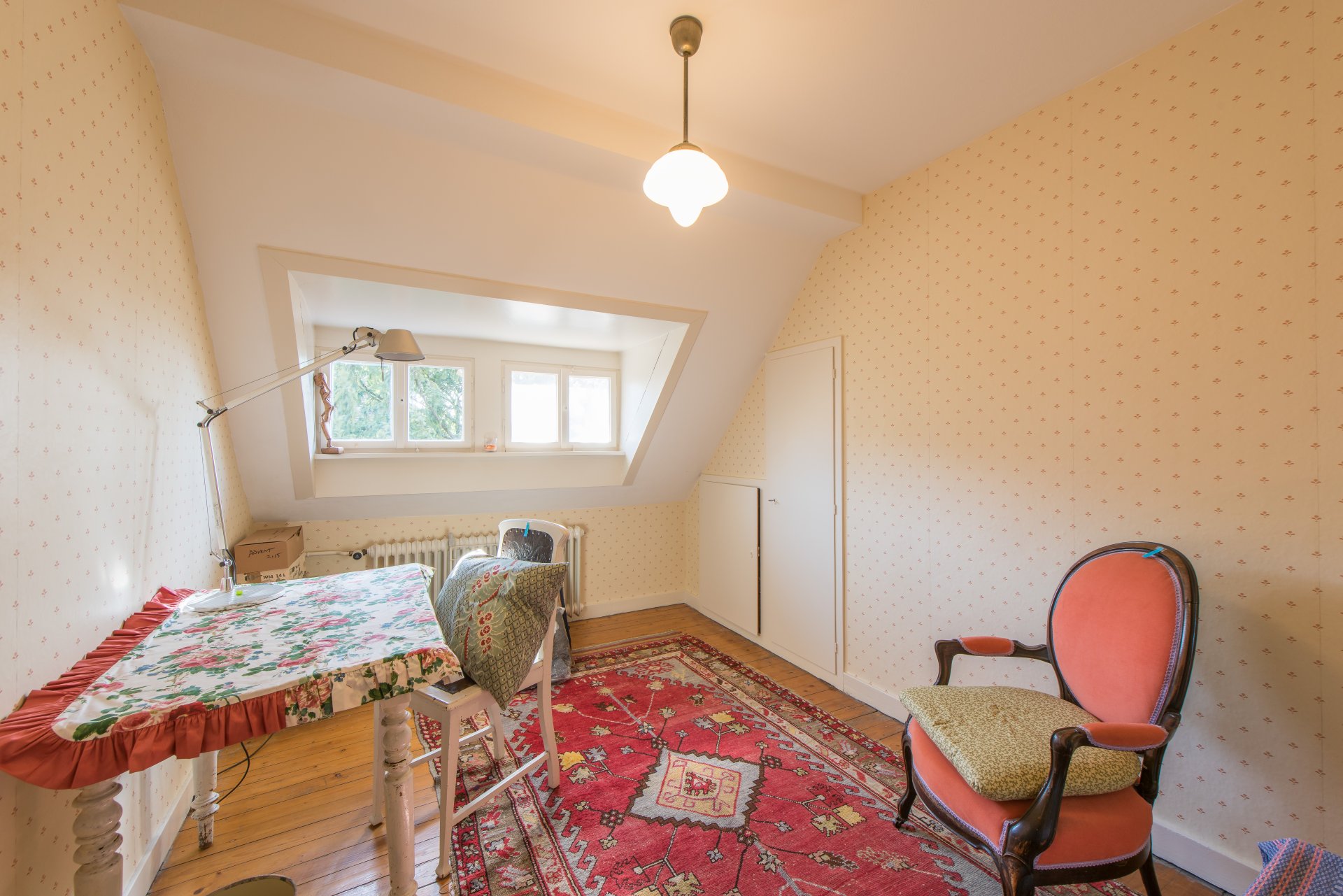Kleine Zimmer unterm Dach, perfekt für das Homeoffice - Oliver Reifferscheid - Immobilienmakler Darmstadt
