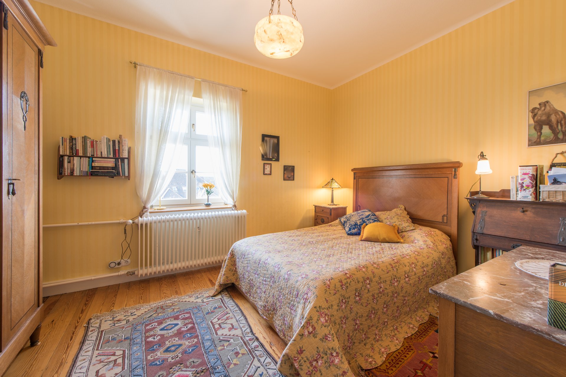 Das dritte Schlafzimmer hat auch Dielenböden und Rheintalblick  - Oliver Reifferscheid - Immobilienmakler Darmstadt