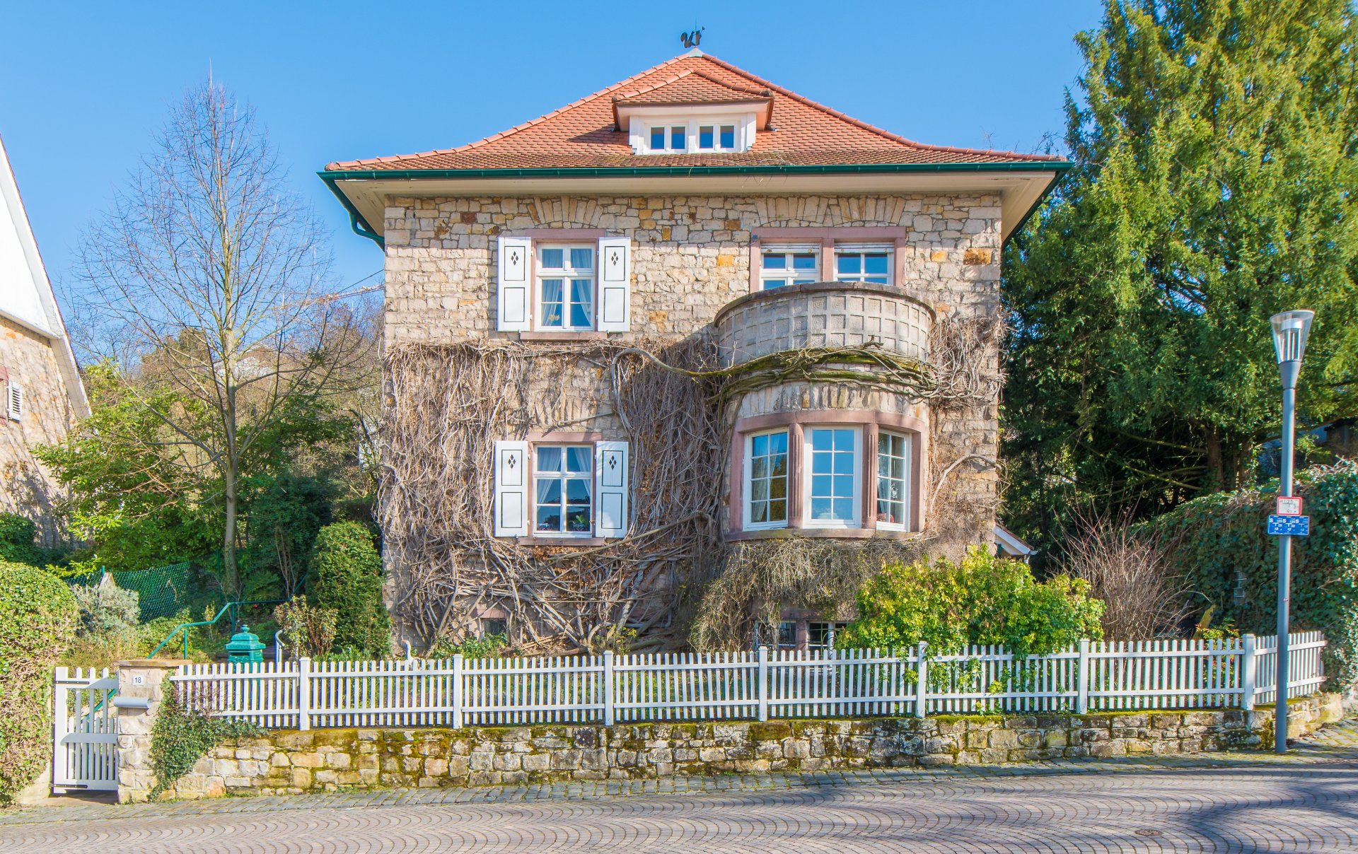 Heppenheim - Juwel der Reformarchitektur in oberster, bester Hanglage