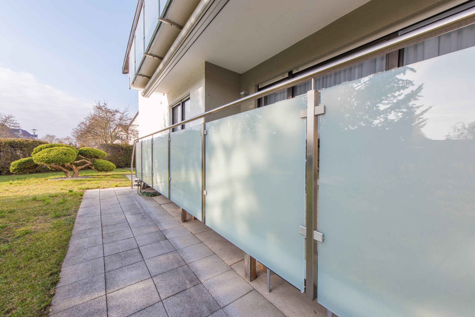 Ihr Balkon von außen nicht einsehbar, aber lichtdurchlässig nach innen - Oliver Reifferscheid - Immobilienmakler Darmstadt