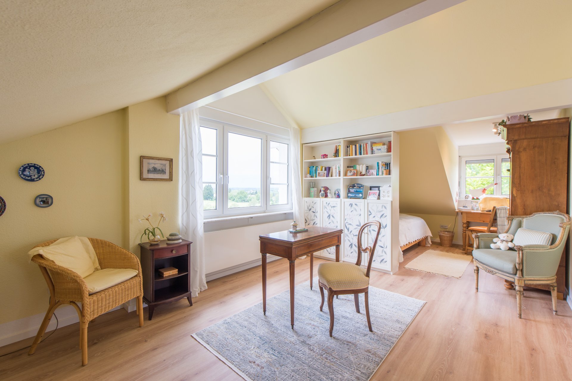Großes Jugendzimmer im Dachgeschoß - Oliver Reifferscheid - Immobilienmakler Darmstadt