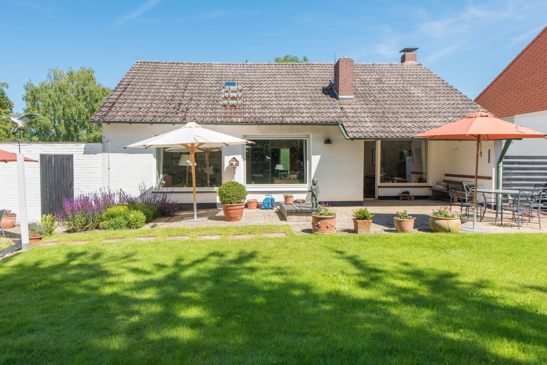 Vom Wohn- Esszimmer direkt auf die Terrasse und in den Garten - Oliver Reifferscheid - Immobilienmakler Darmstadt