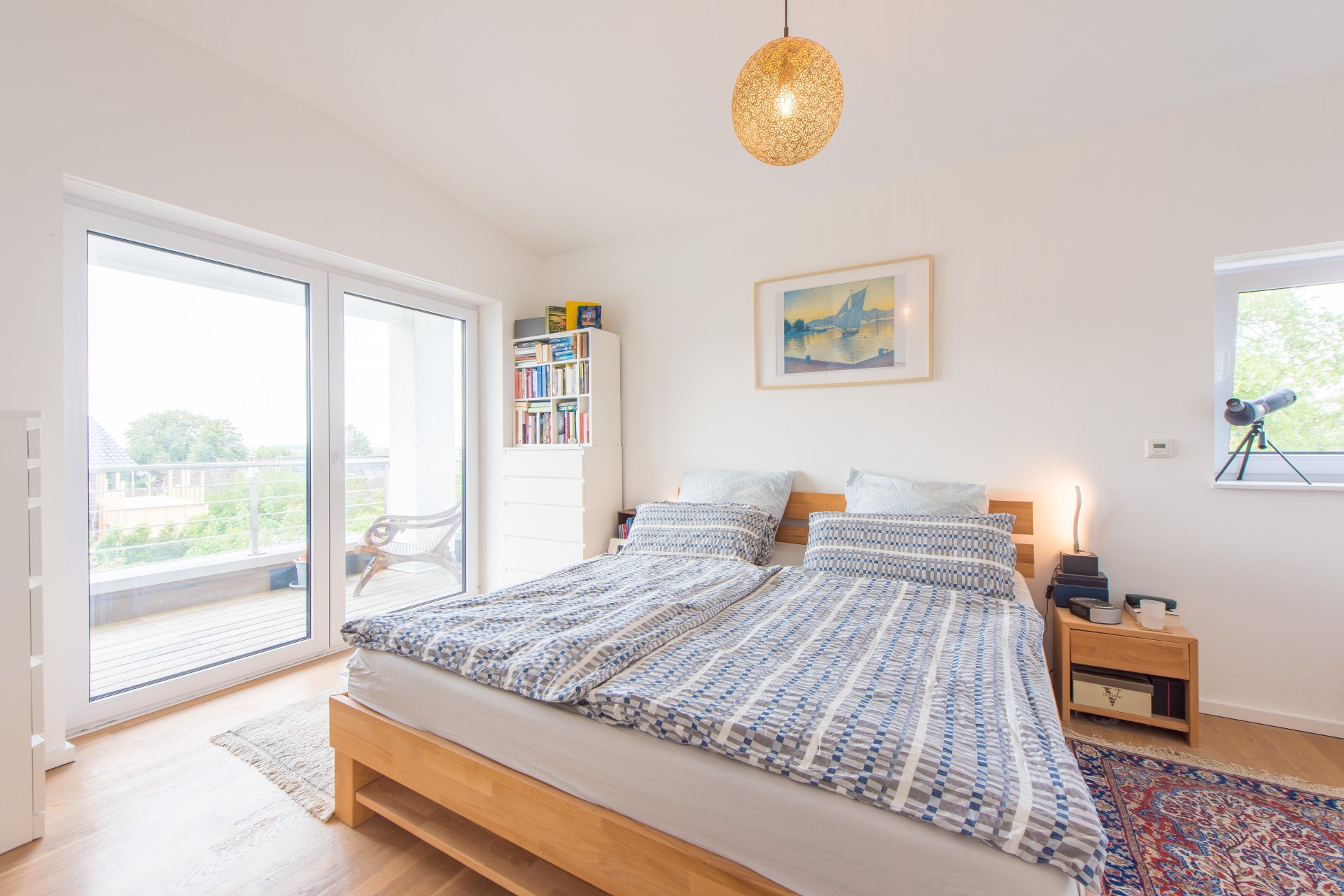 Elternsuite mit Schlafzimmer, Ankleide, Terrasse mit Rheintalblick und eigenem Badezimmer - Oliver Reifferscheid - Immobilienmakler Darmstadt