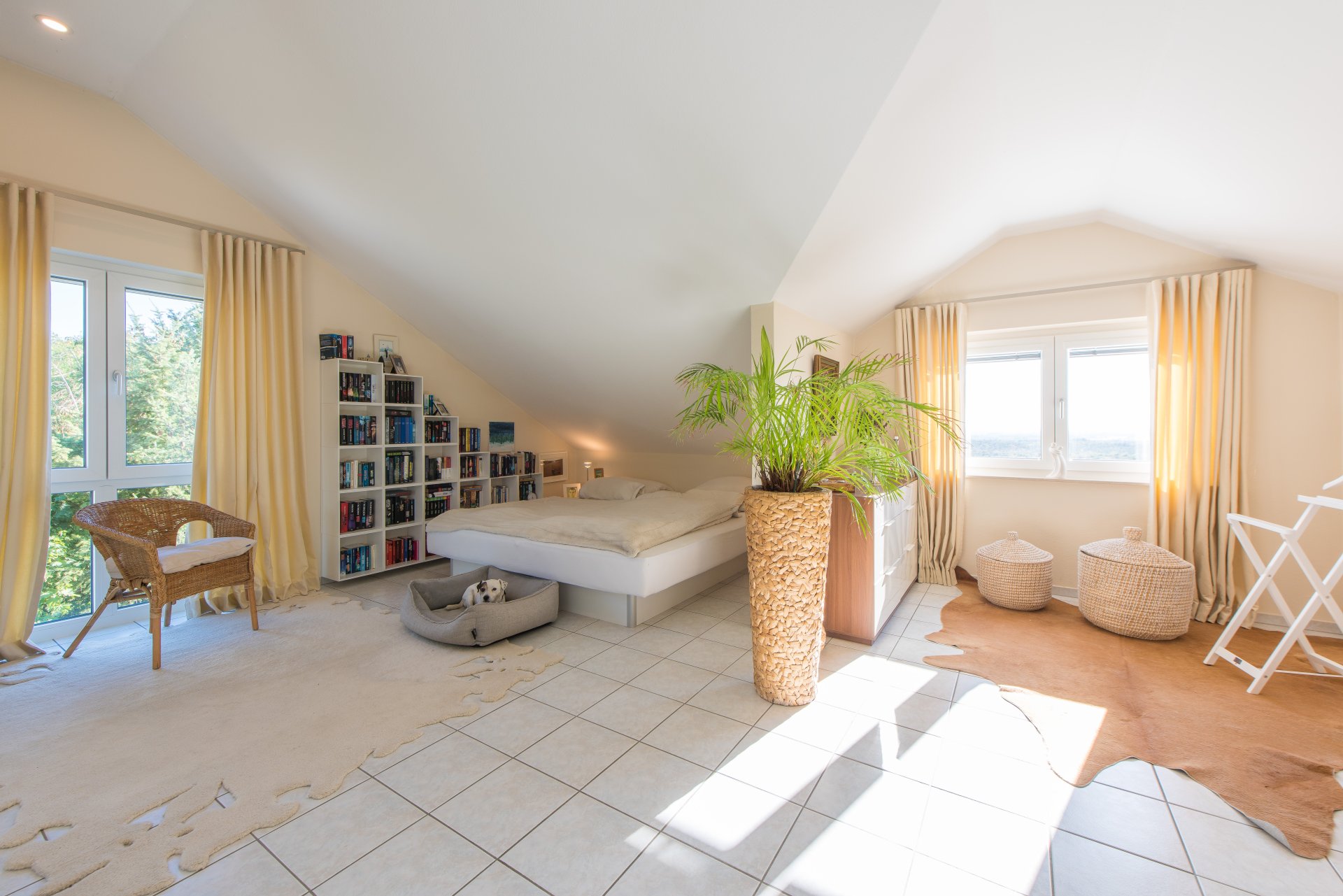 Elternschlafzimmer mit jeder Menge Ausblick - Oliver Reifferscheid - Immobilienmakler Darmstadt
