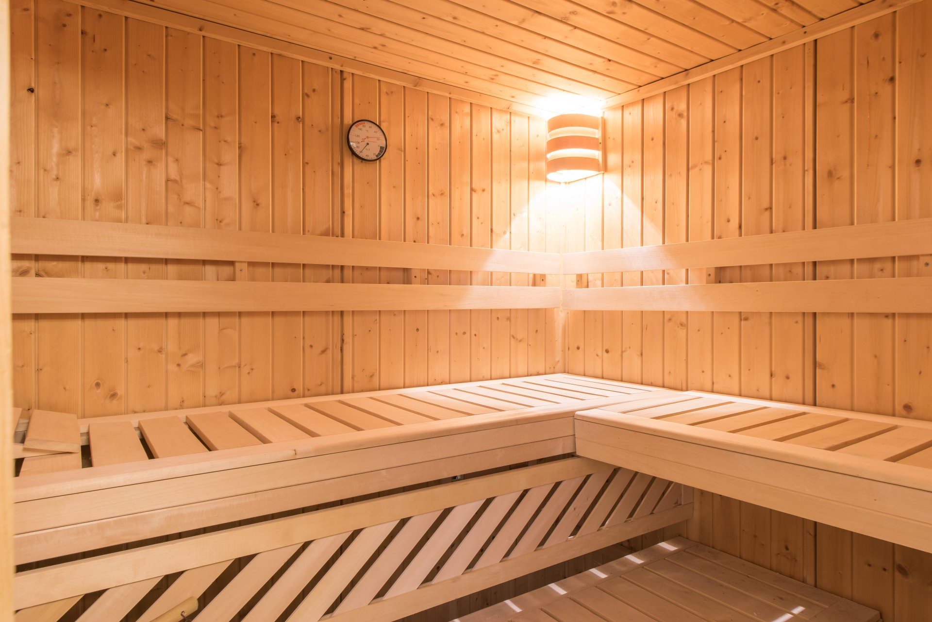 Die Sauna ist im Preis enthalten - Oliver Reifferscheid - Immobilienmakler Darmstadt