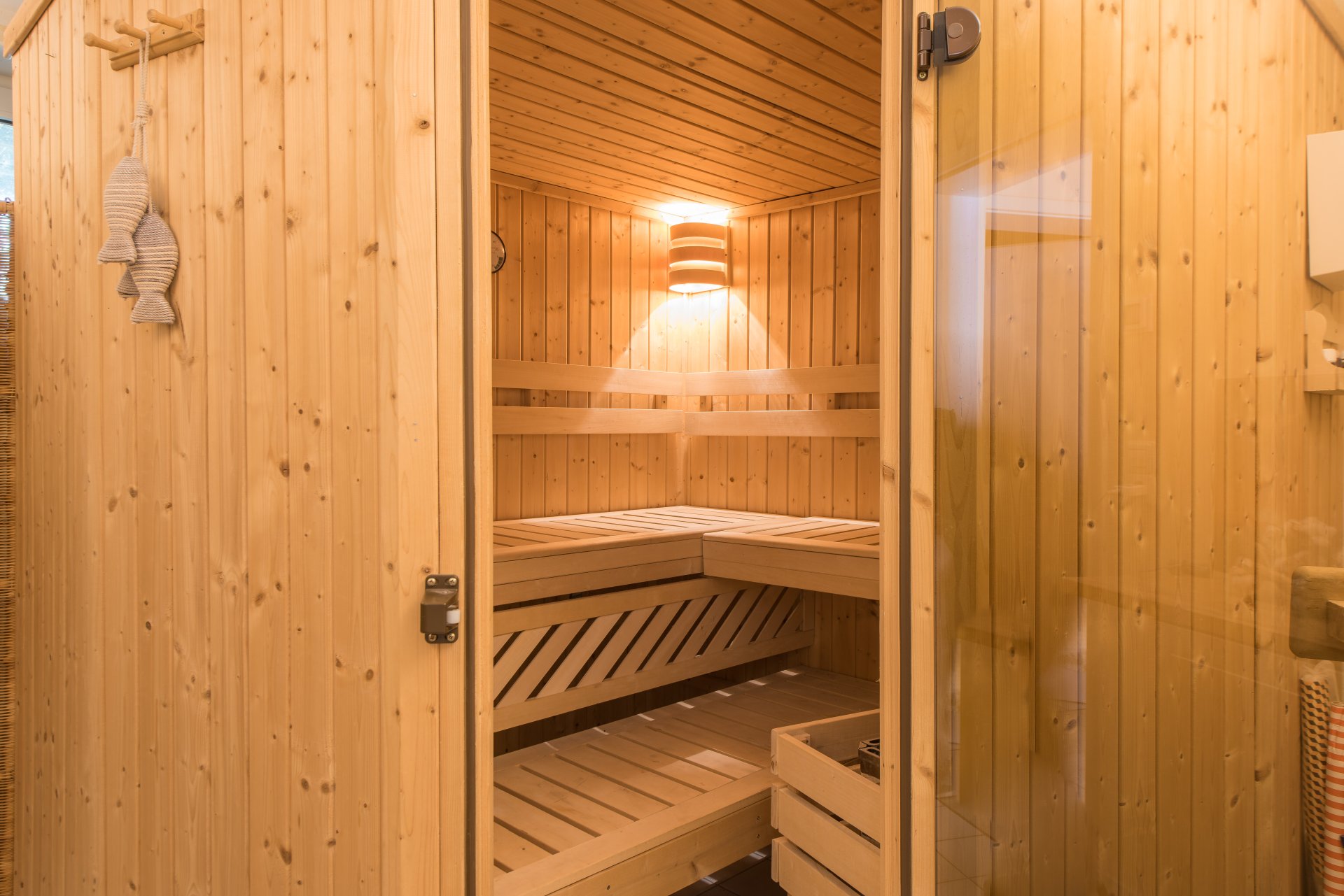 Wellness im Winter und dann draußen im Schnee wälzen - Oliver Reifferscheid - Immobilienmakler Darmstadt
